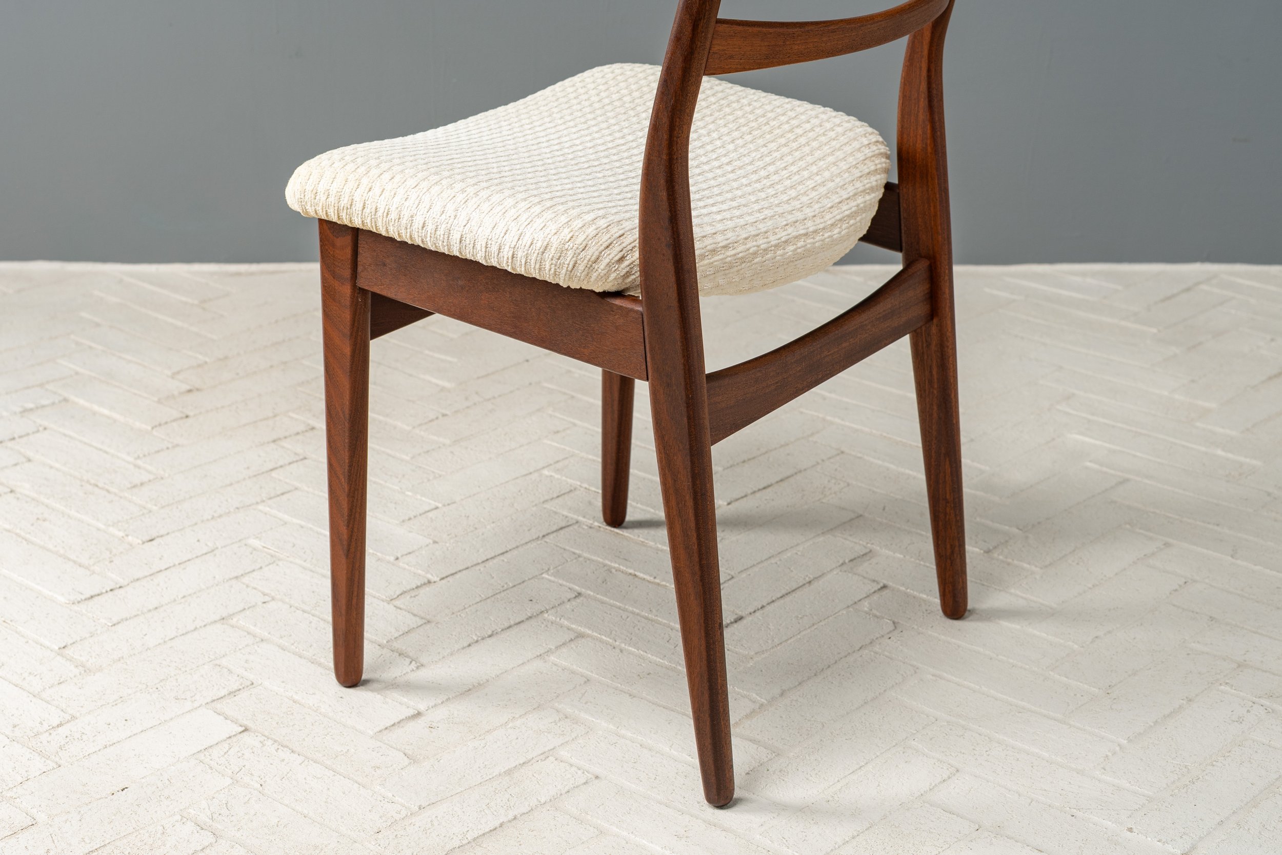 dutch-rosewood-dining-chairs-resideinc-20.jpg