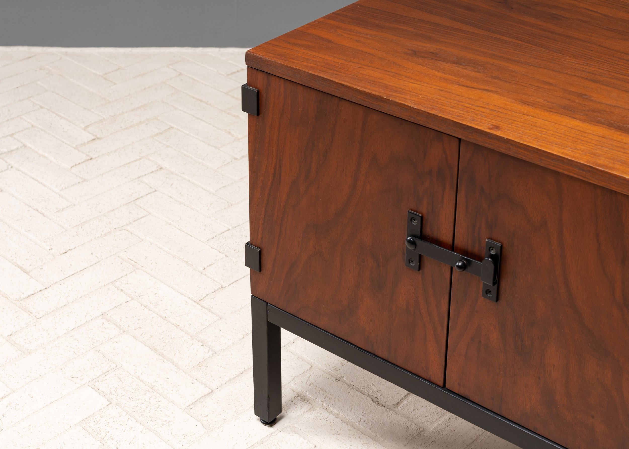 pair-of-milo-baughman-walnut-nightstands-reside-inc-9.jpg