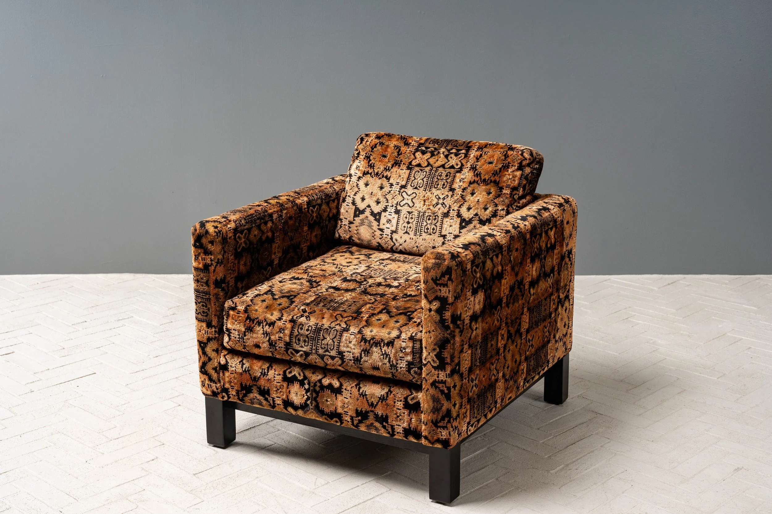 charak-lounge-chairs-with-ebonized-bases-resideinc-5.jpg