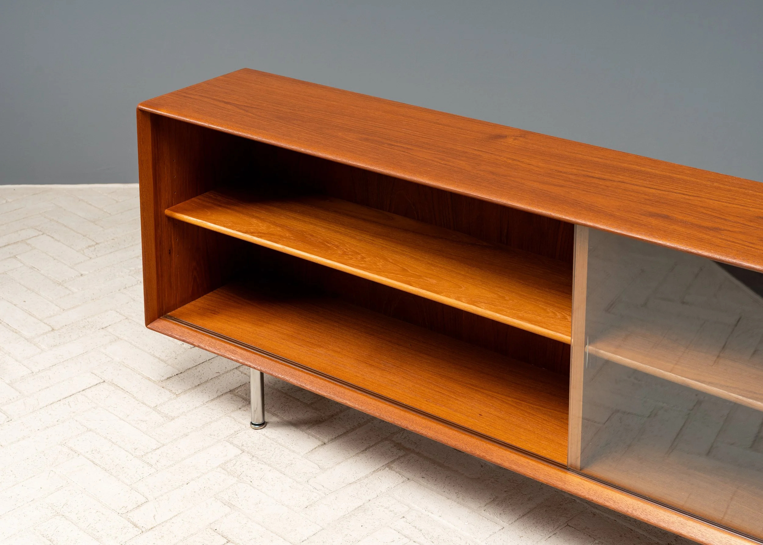 berhard-pedersen-teak-console-resideinc-6.jpg
