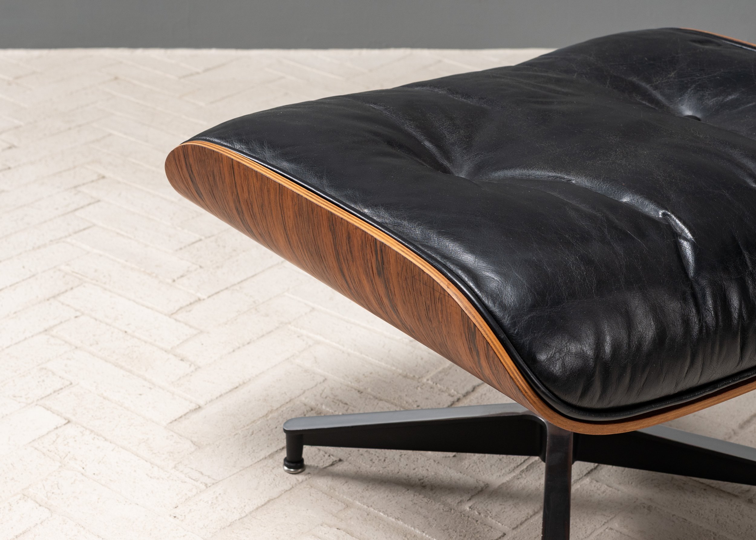eames-rosewood-lounge-chair-and-ottoman-resideinc-24.jpg