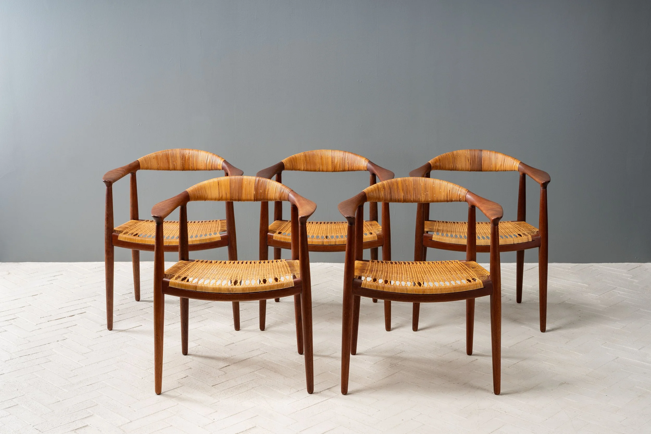 set-of-ten-hans-wegner-teak-round-chairs-resideinc-28.jpg