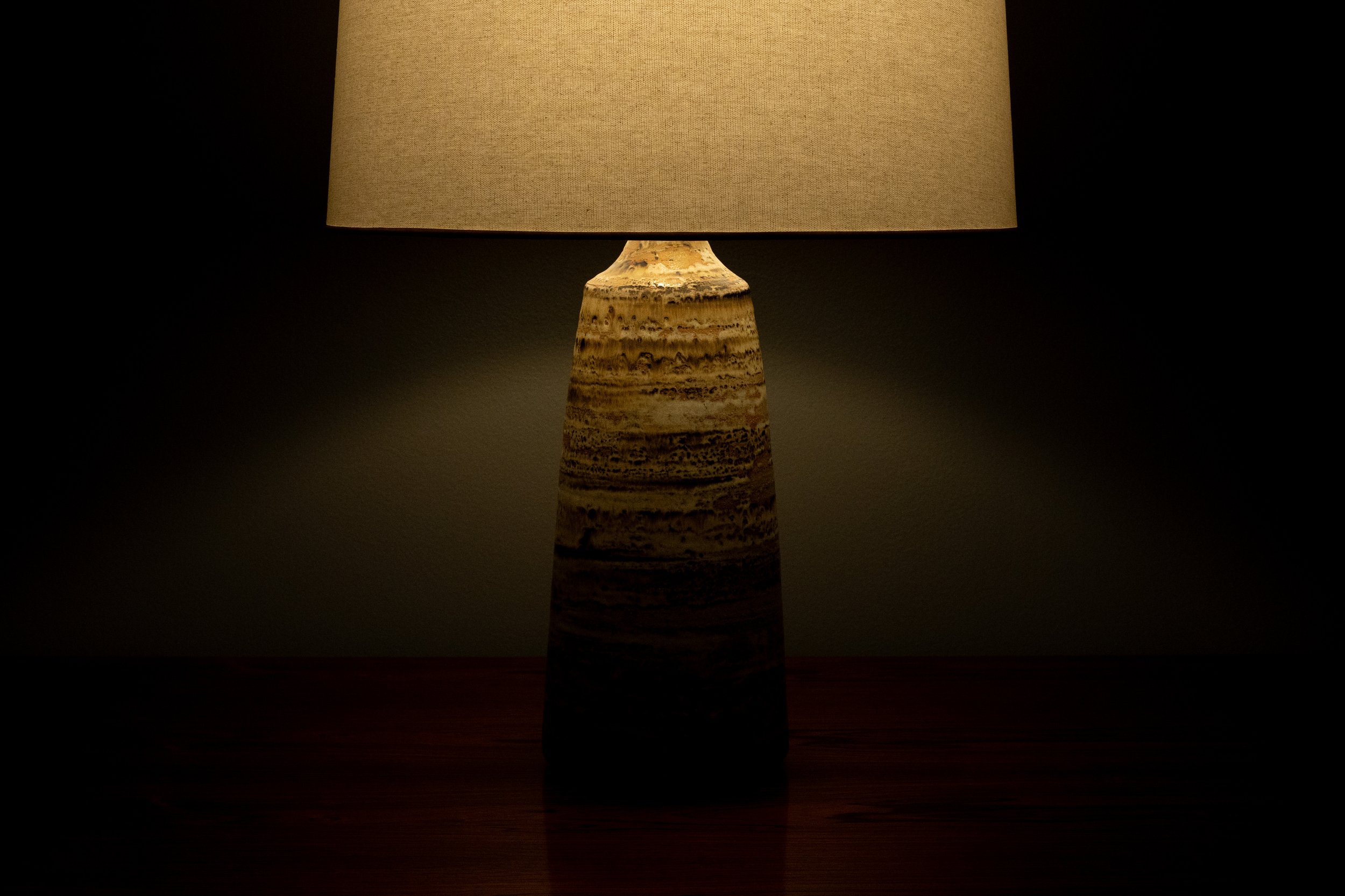 anne-appleton-clark-ceramic-table-lamp-1-resideinc-10.jpg