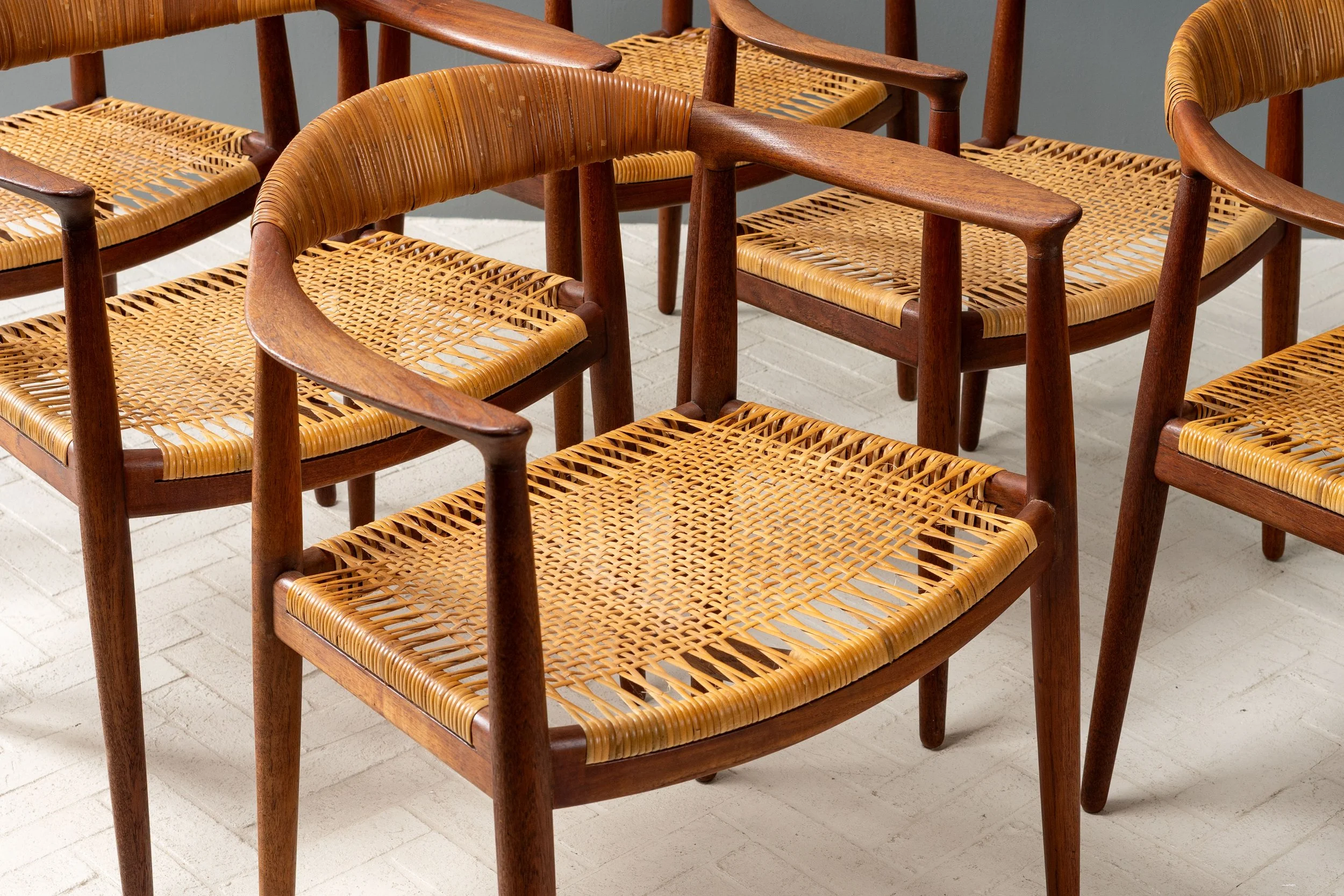 set-of-ten-hans-wegner-teak-round-chairs-resideinc-41.jpg