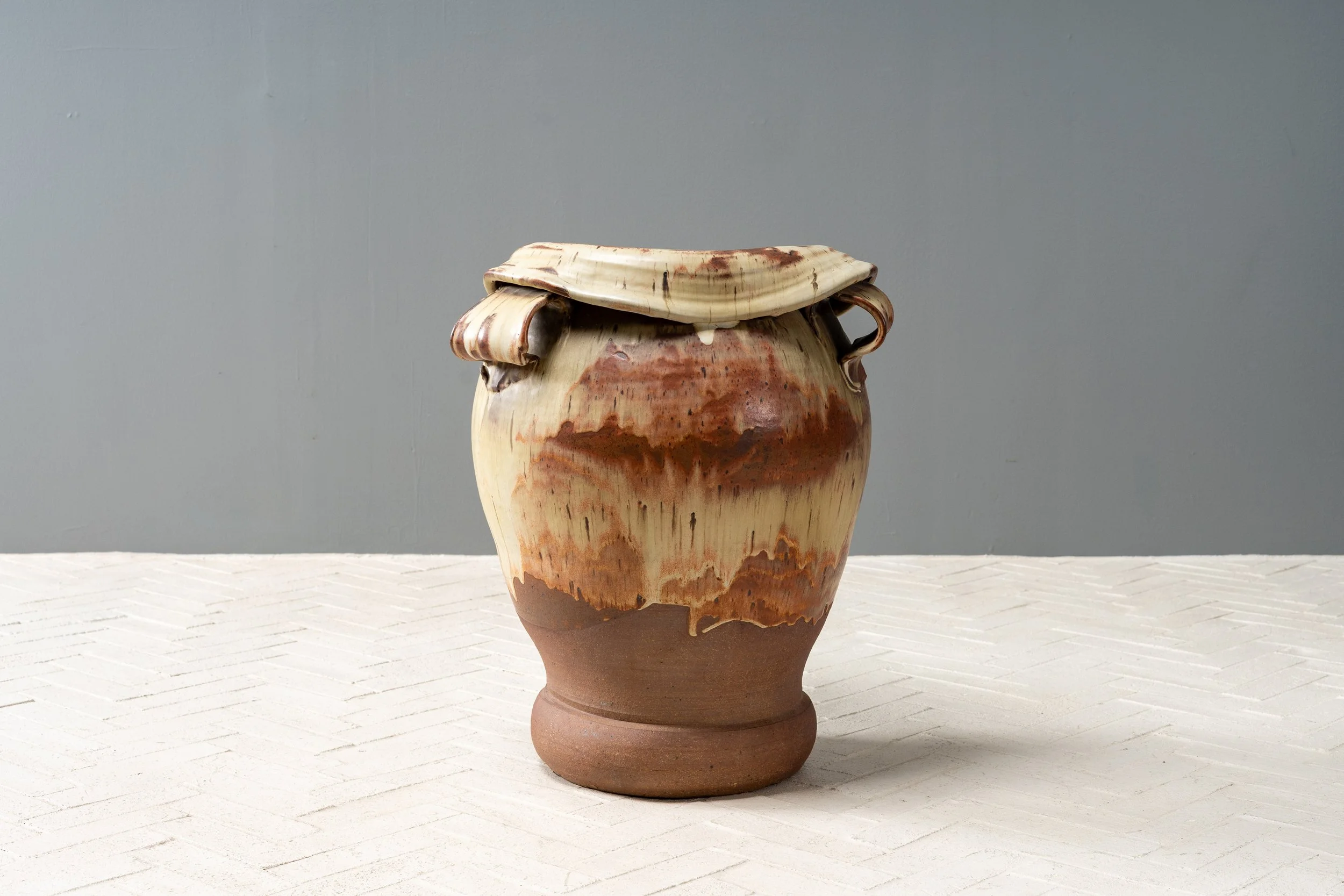 large-ceramic-planter-resideinc-17.jpg