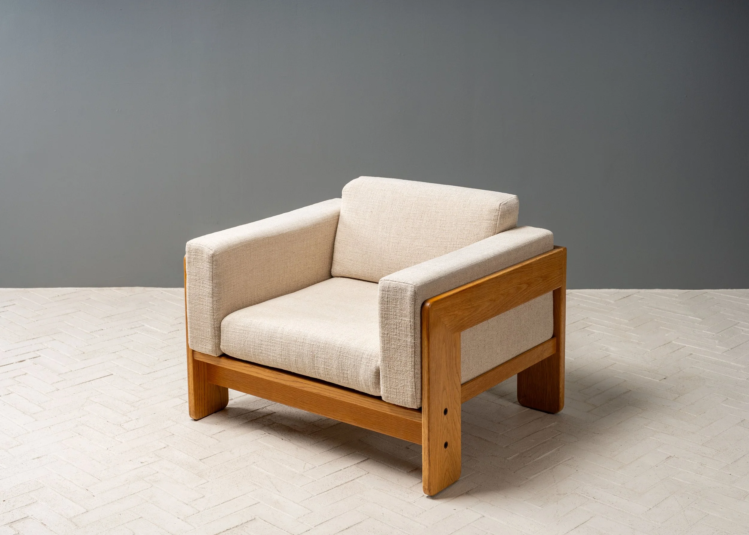 pair-of-tobia-scarpa-bastiano-oak-lounge-chairs-resideinc-9.jpg