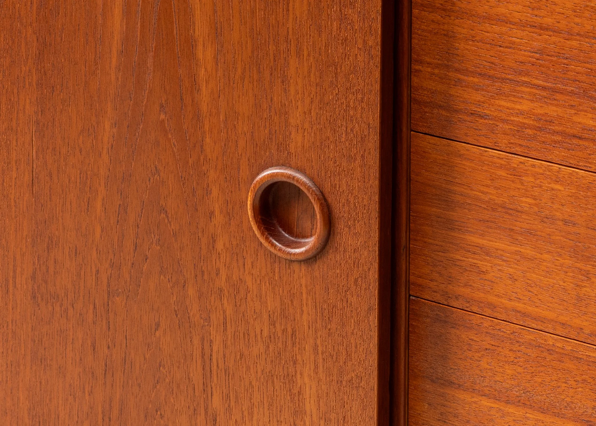 folke-ohlsson-dux-teak-chest-resideinc-14.jpg