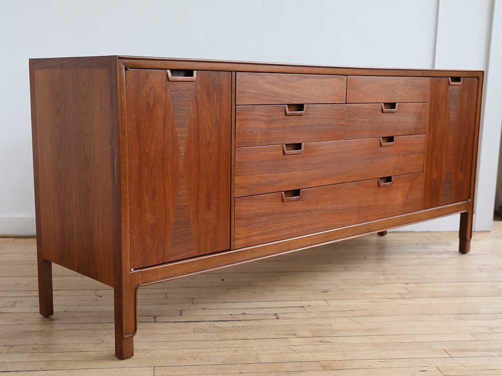 Janus Collection Long Bureau
