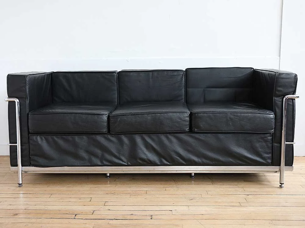 blackSofa_2.jpg