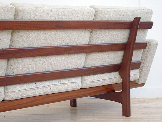 Hans Wegner GE-236 Sofa