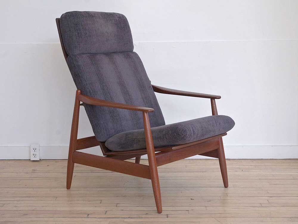 Model 340 Lounge Chair by Poul Volther 