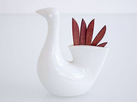 Otagiri Porcelain Swan with Teak Spreaders