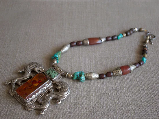 4013-1-Tibetan-Amber-Necklace.jpeg