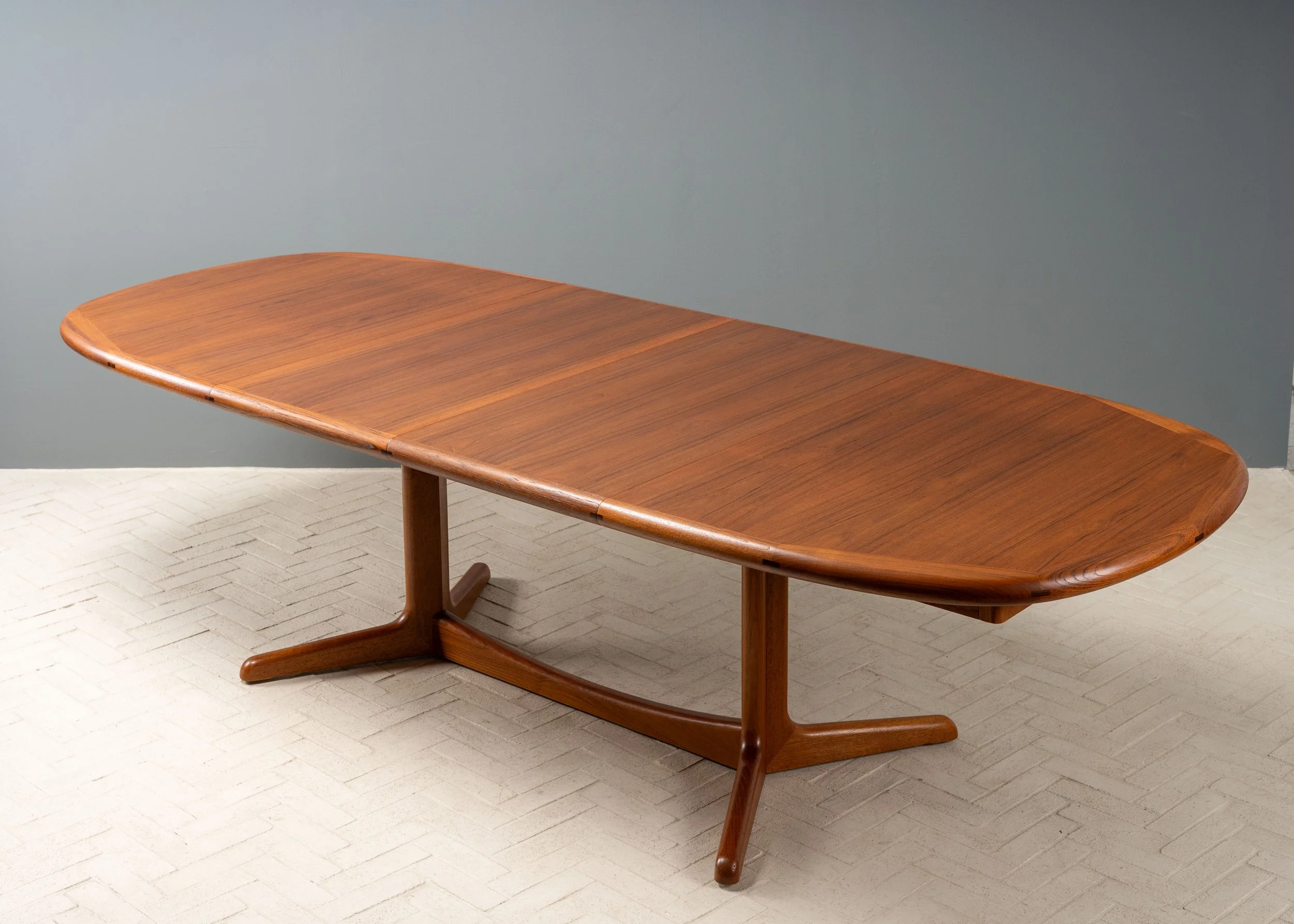 drylund-oval-teak-dining-table-reside-inc-12.jpg