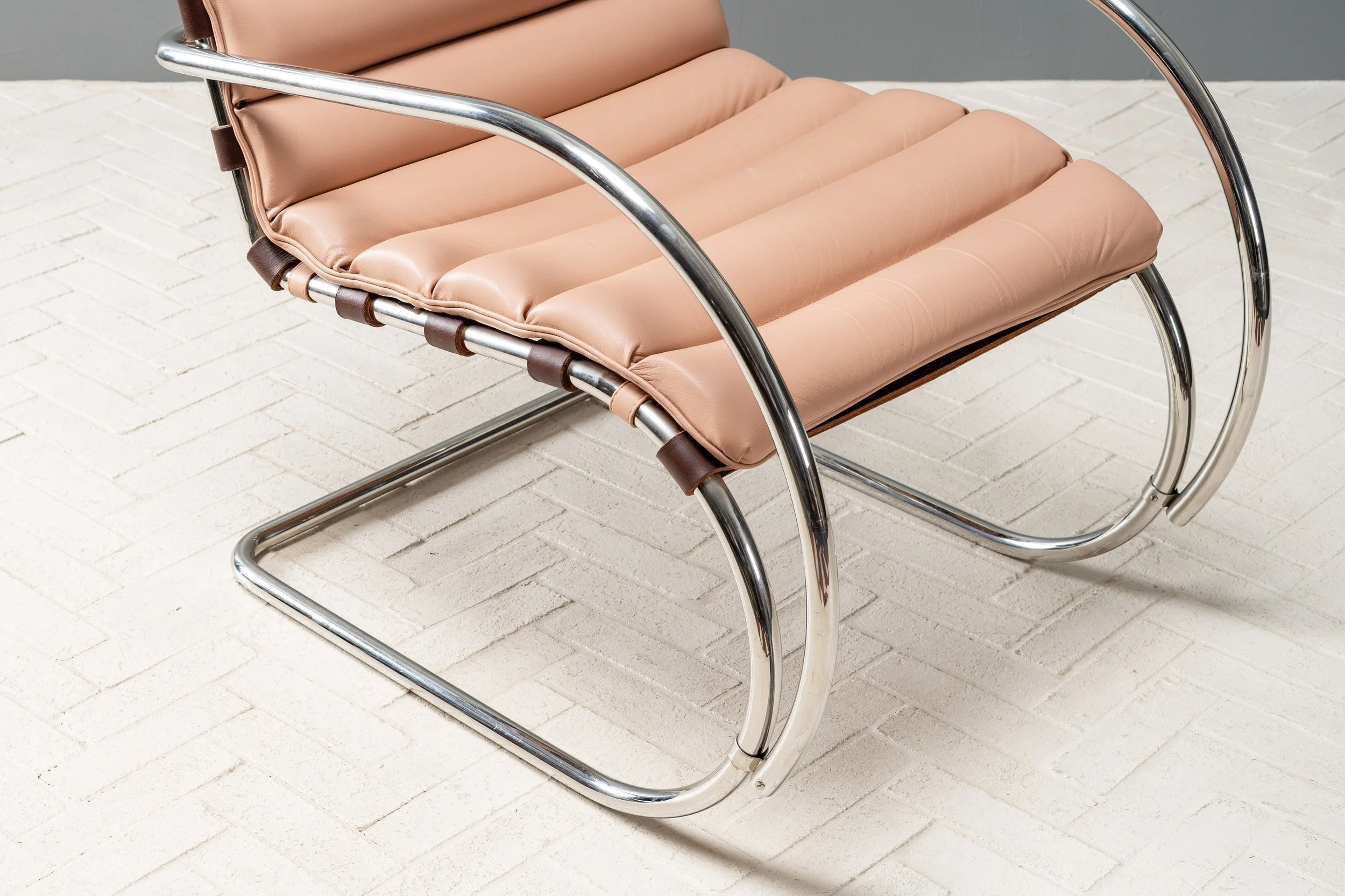 pair-of-knoll-mr-chairs-resideinc-15.jpg