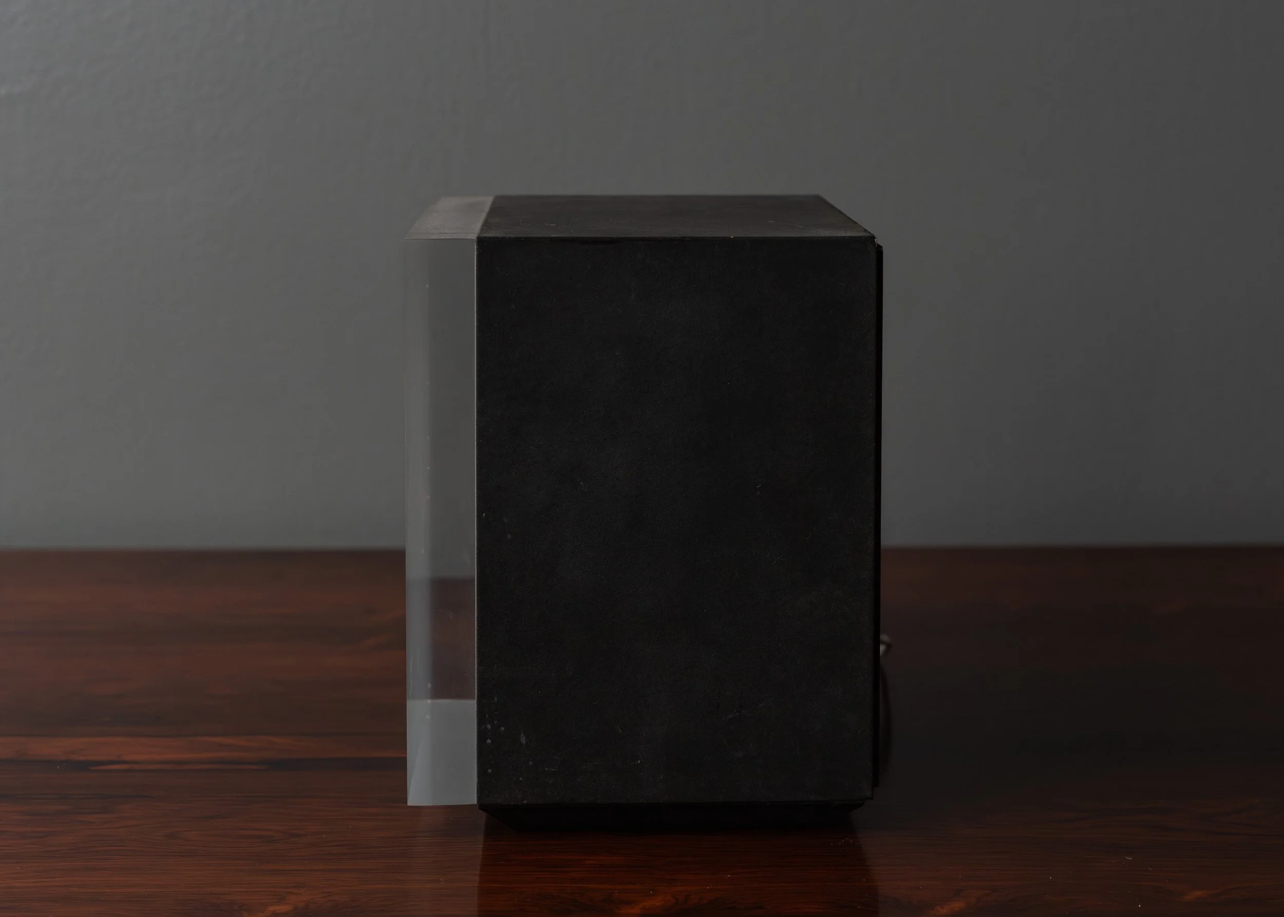 prisma-table-clock-resideinc-13.jpg