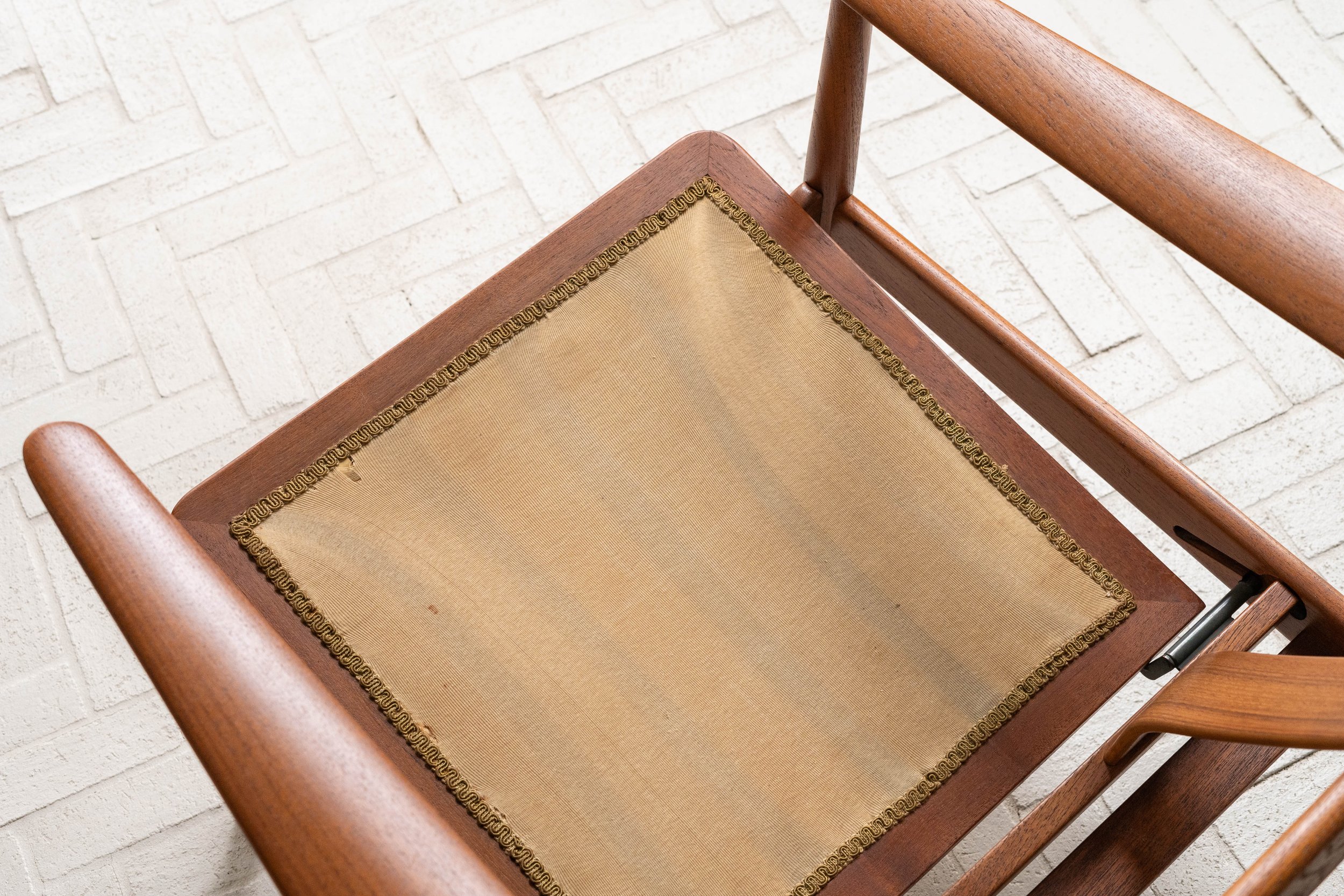 arne-vodder-teak-and-leather-lounge-chair-resideinc-24.jpg
