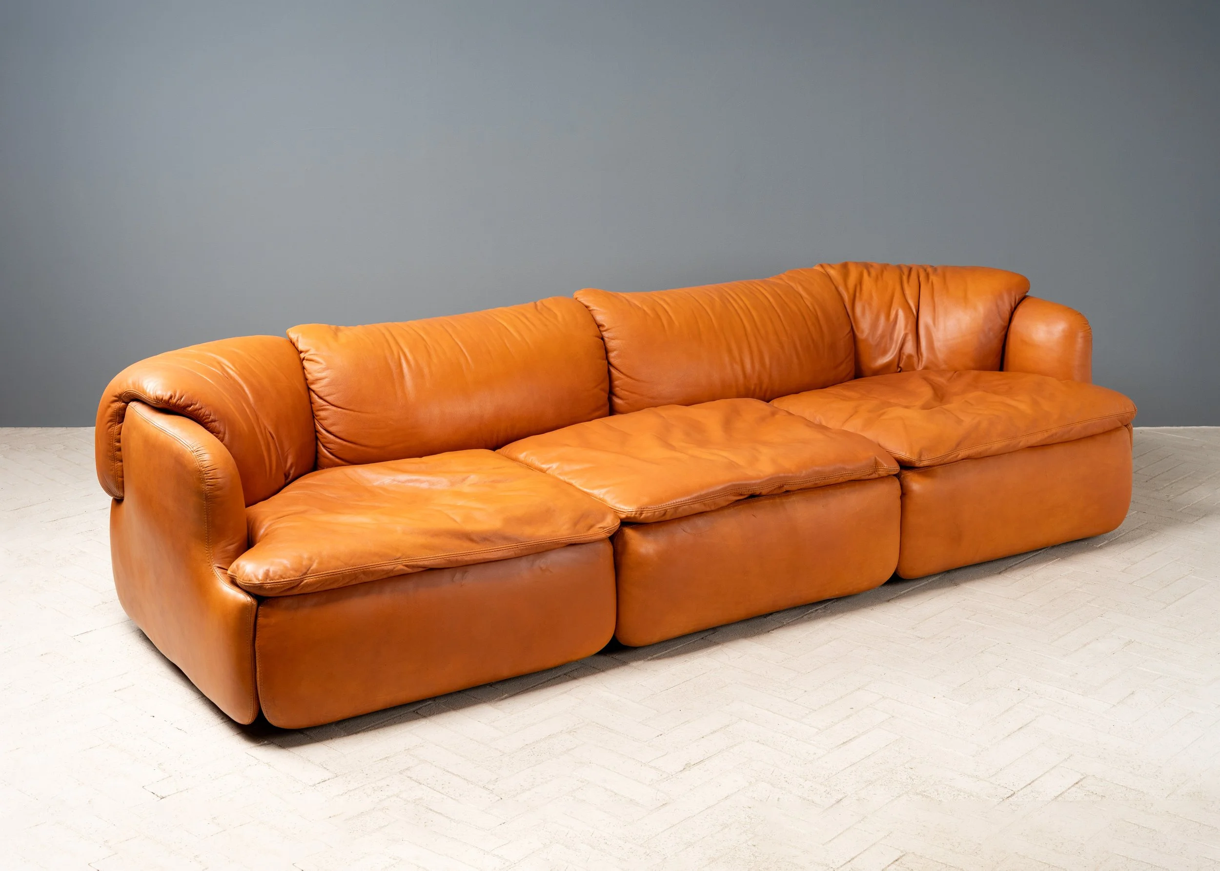 saporiti-confidential-cognac-leather-sofa-resideinc-12.jpg