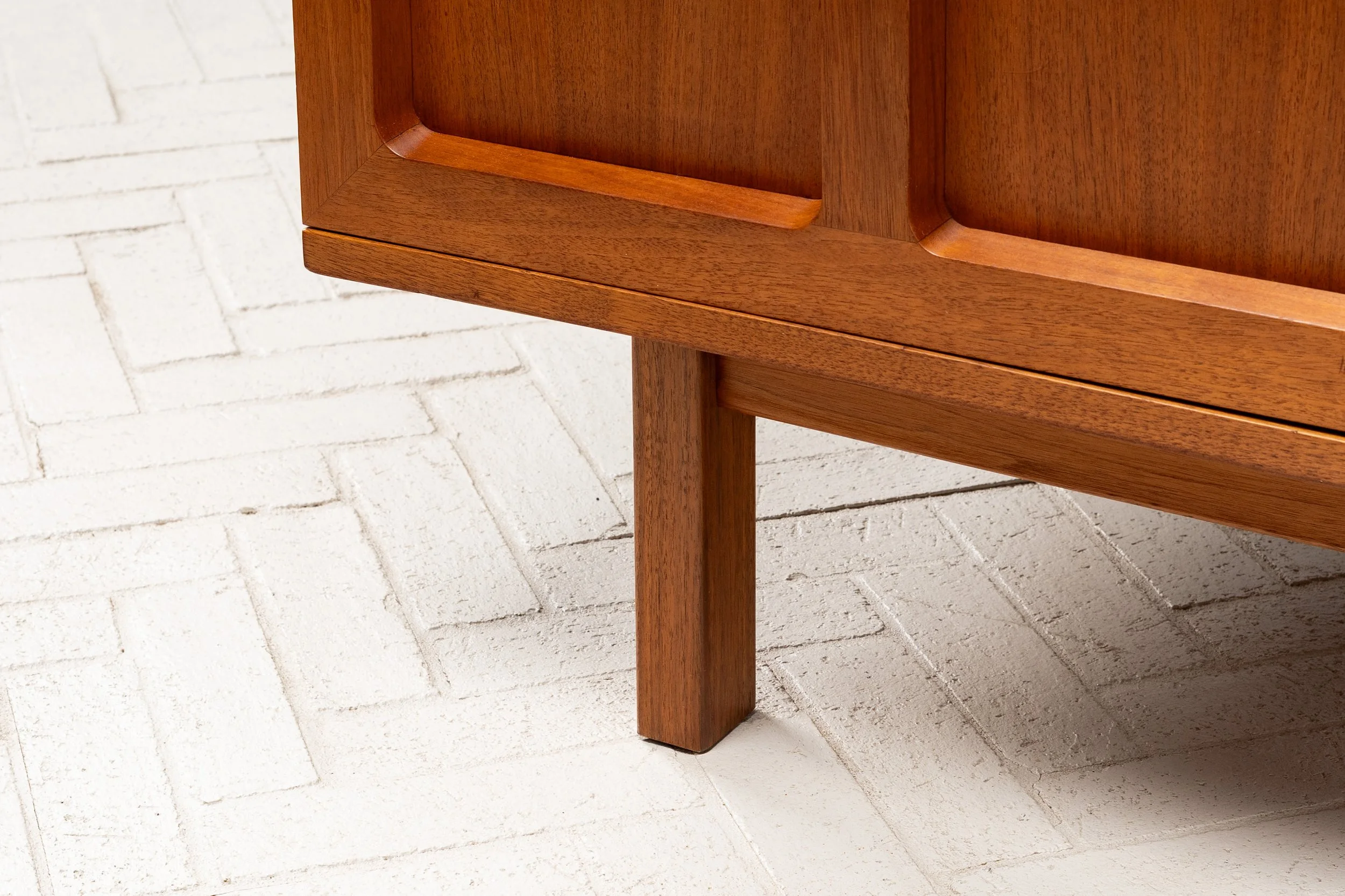 karl-erik-ekselius-swedish-teak-sideboard-resideinc-5.jpg