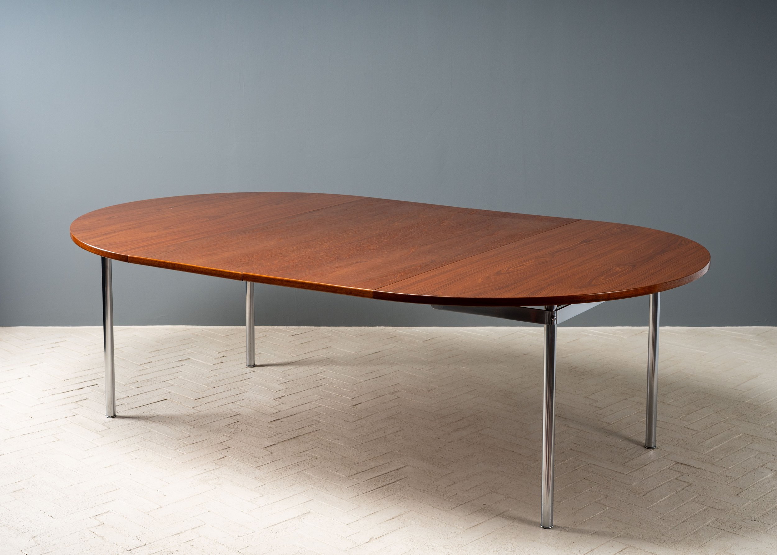 wegner-round-teak-dining-table-resideinc-6.jpg