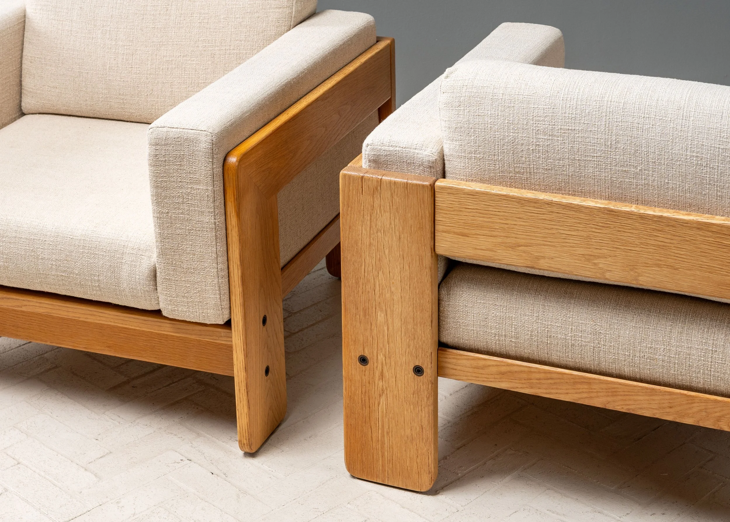 pair-of-tobia-scarpa-bastiano-oak-lounge-chairs-resideinc-6.jpg