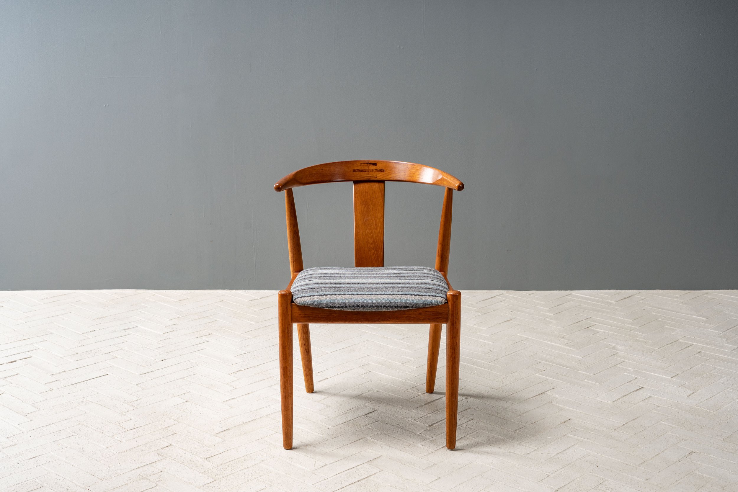 set-of-6-dyrlund-teak-dining-chairs-resideinc-8.jpg