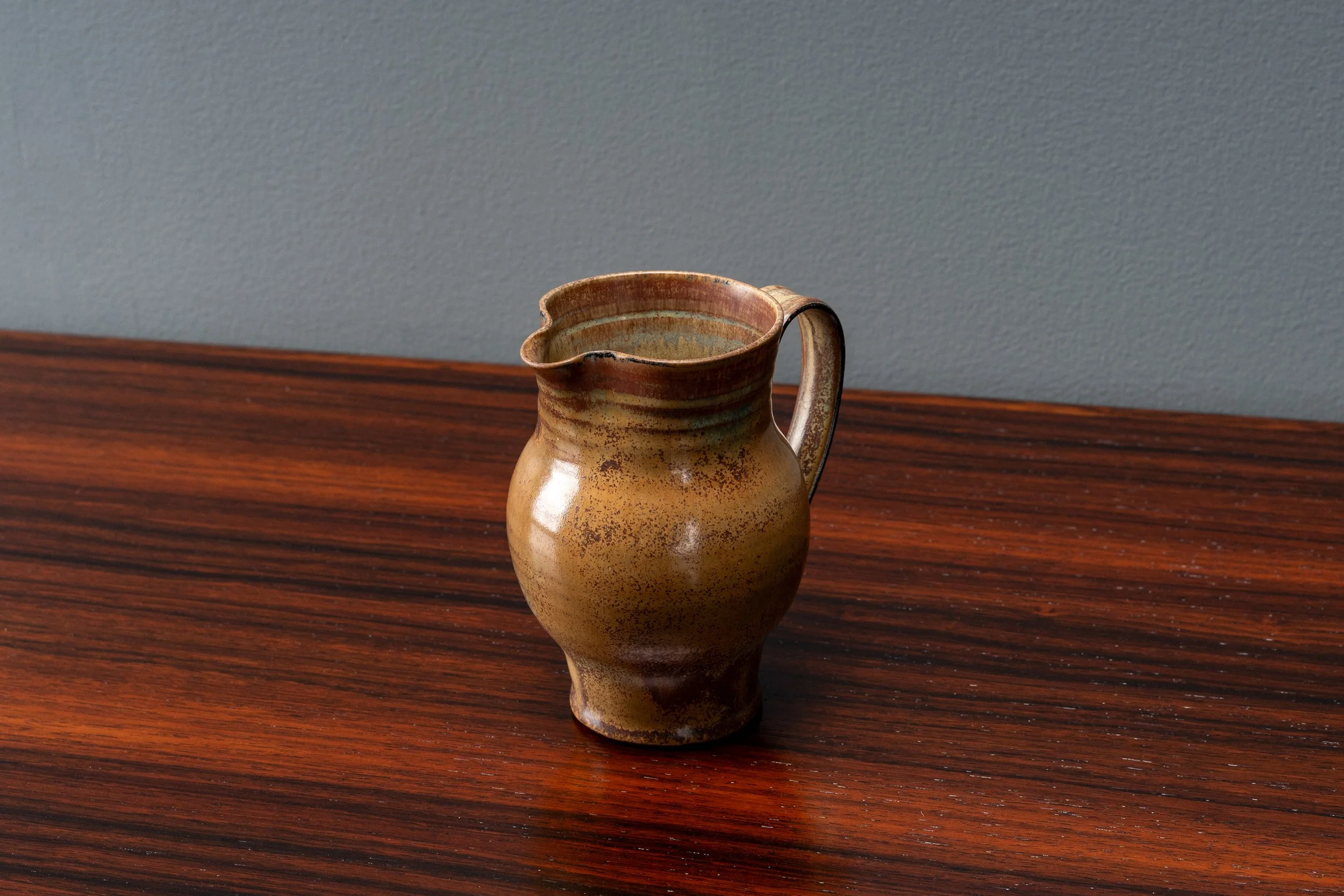 scheier-ceramic-jug-resideinc-8.jpg