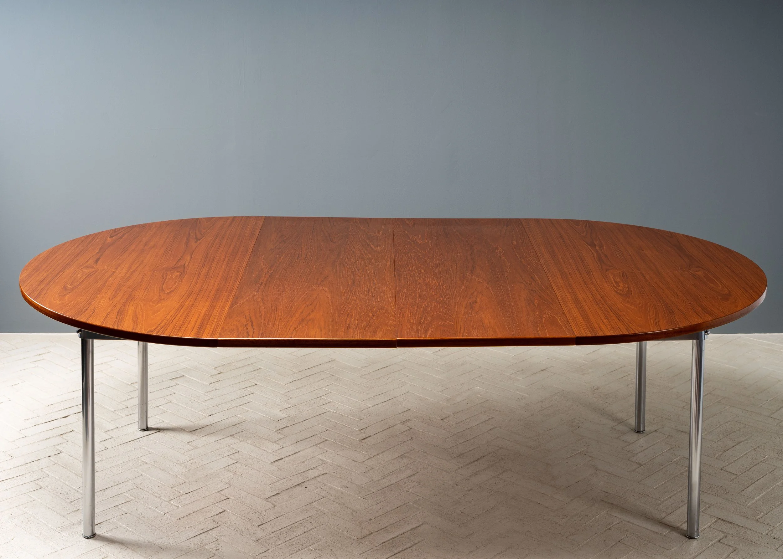 wegner-round-teak-dining-table-resideinc-11.jpg