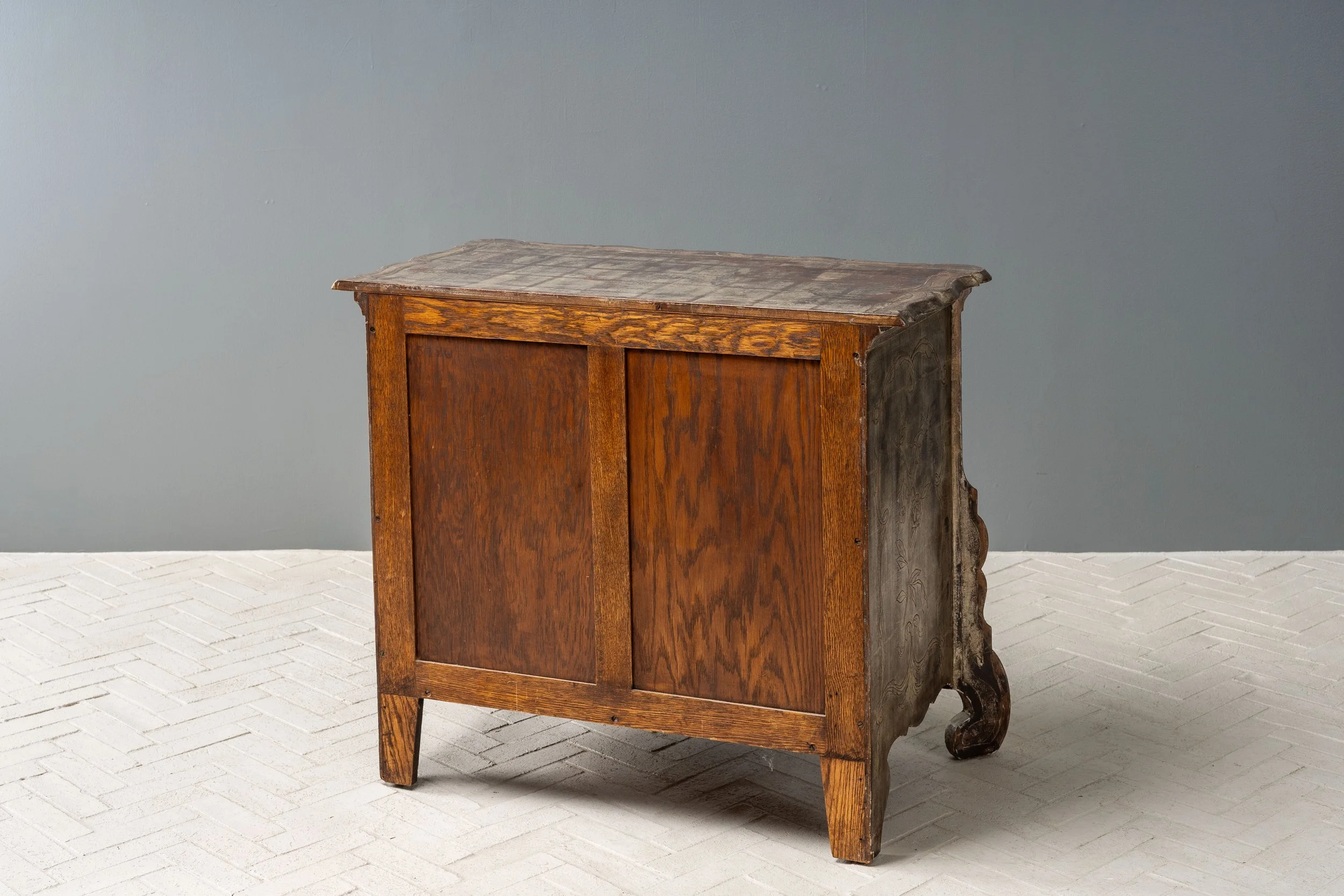 max-kuehne-silver-leaf-chest-resideinc-19.jpg