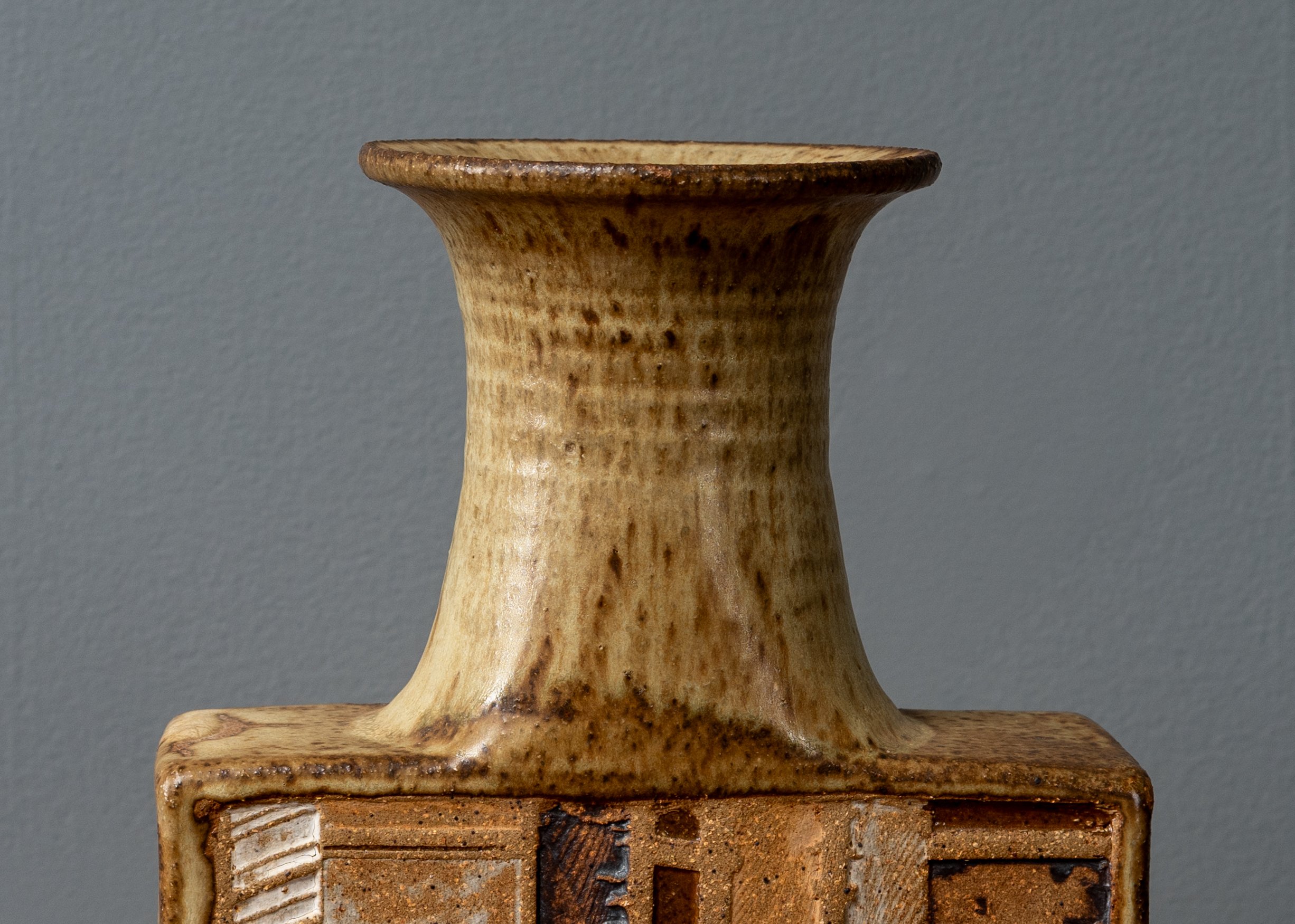 william-wyman-large-ceramic-slab-vase-reside-inc-11.jpg
