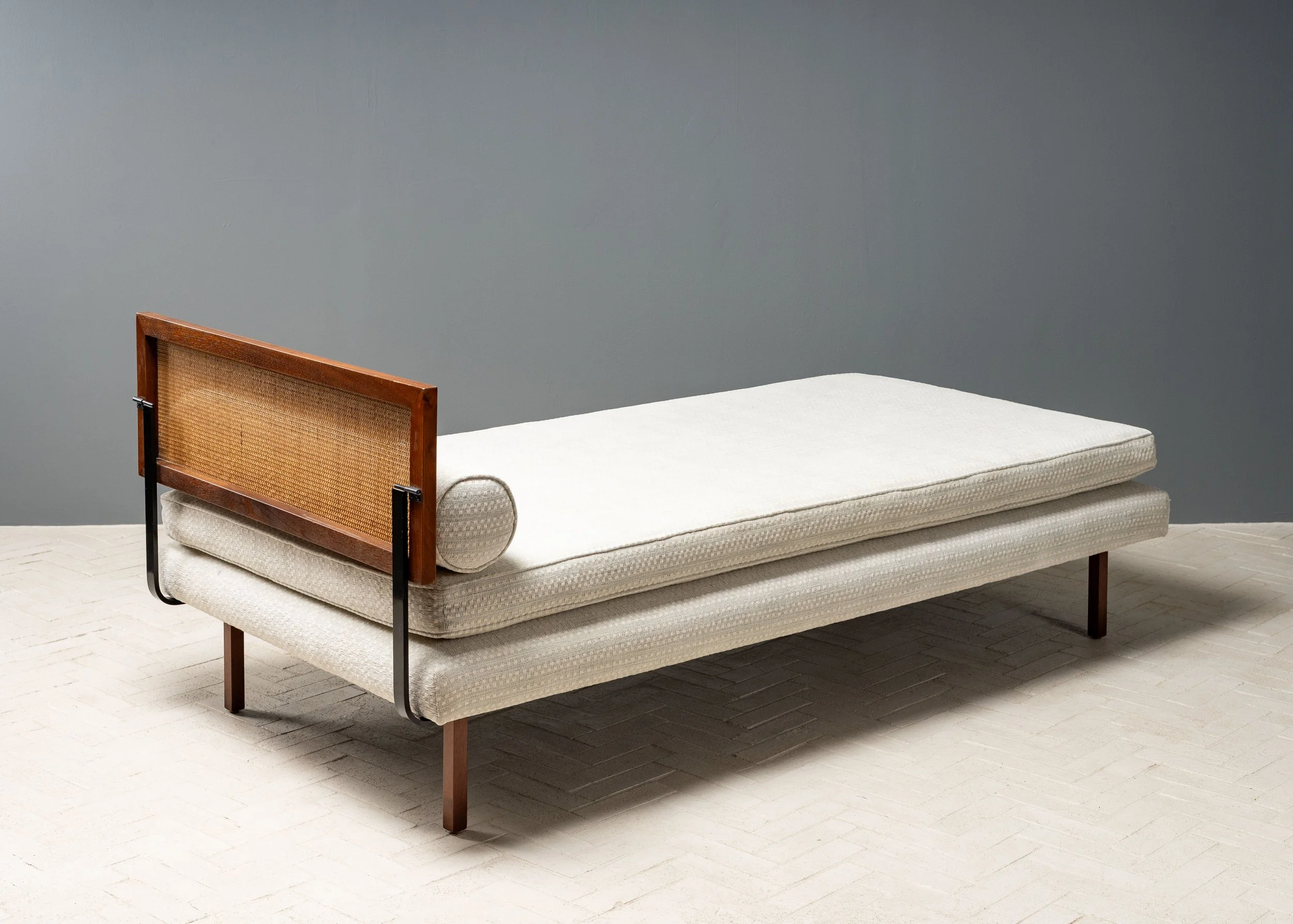 richard-schultz-daybed-reside-inc-16.jpg
