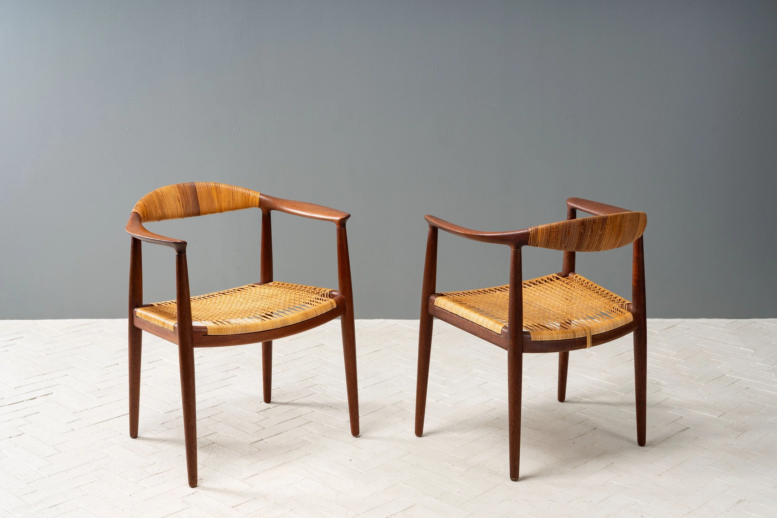set-of-ten-hans-wegner-teak-round-chairs-resideinc-3.jpg