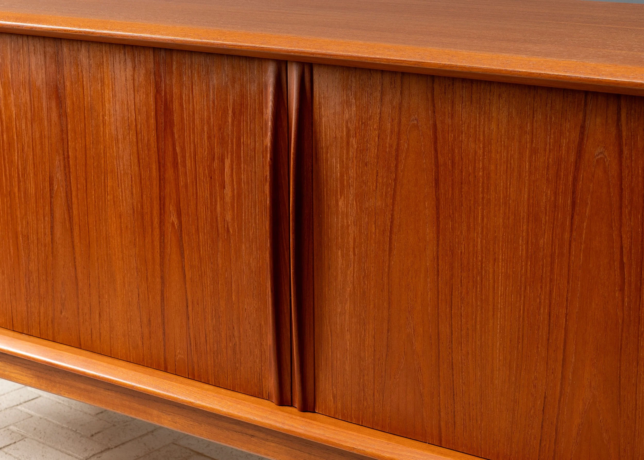 bernhard-pedersen-long-teak-sideboard-resideinc-9.jpg