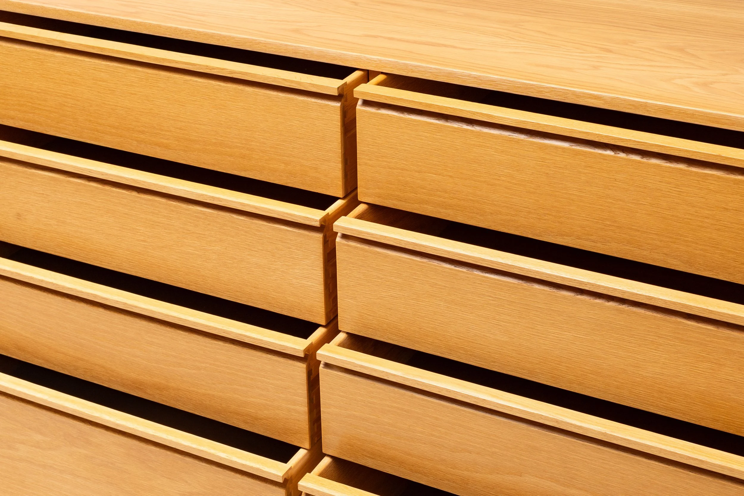 charles-webb-sixties-series-oak-chest-aug2025-resideinc-5.jpg