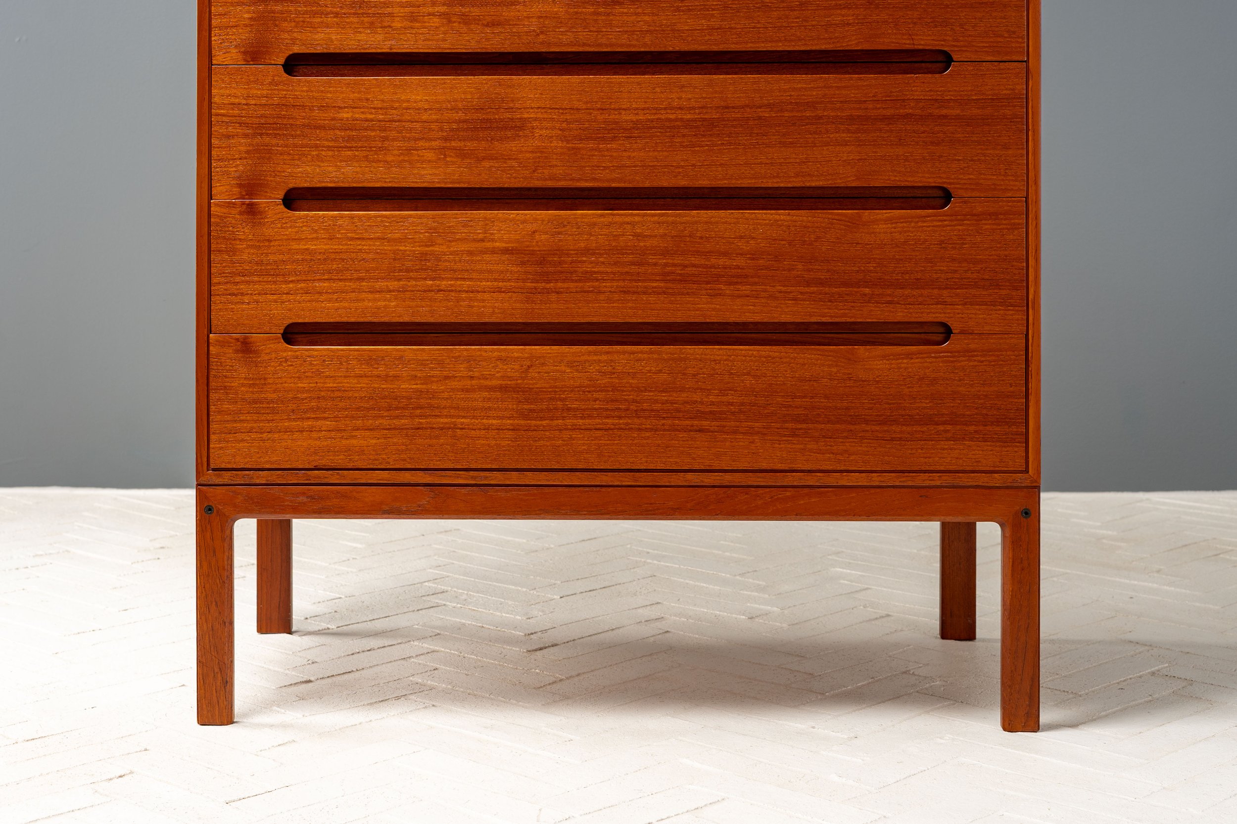 arne-wahl-iversen-teak-high-chest-resideinc-21.jpg