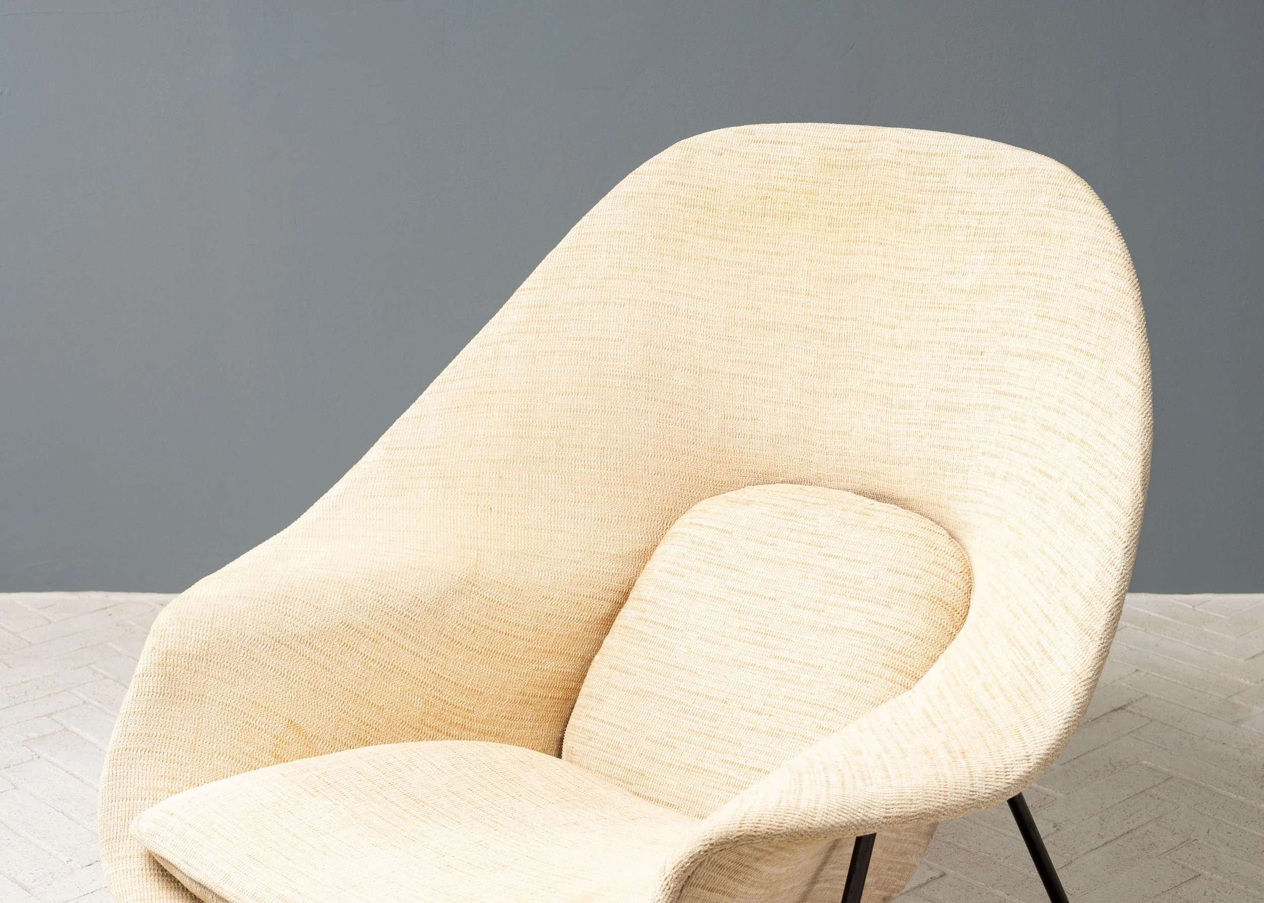 eero-saarinen-knoll-womb-chair-ottoman-workshop-reside-inc-13.jpg