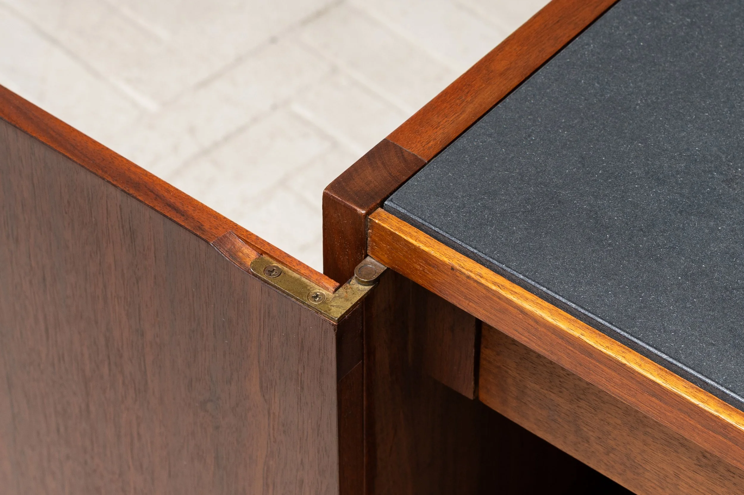 pair-of-jack-cartwright-walnut-slate-nightstands-resideinc-14.jpg