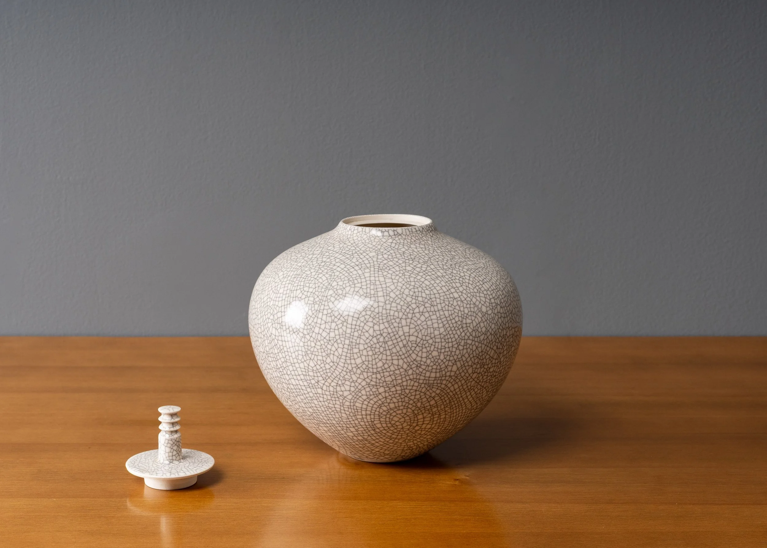 hideaki-miyamura-porcelain-vessel-reside-inc-2.jpg