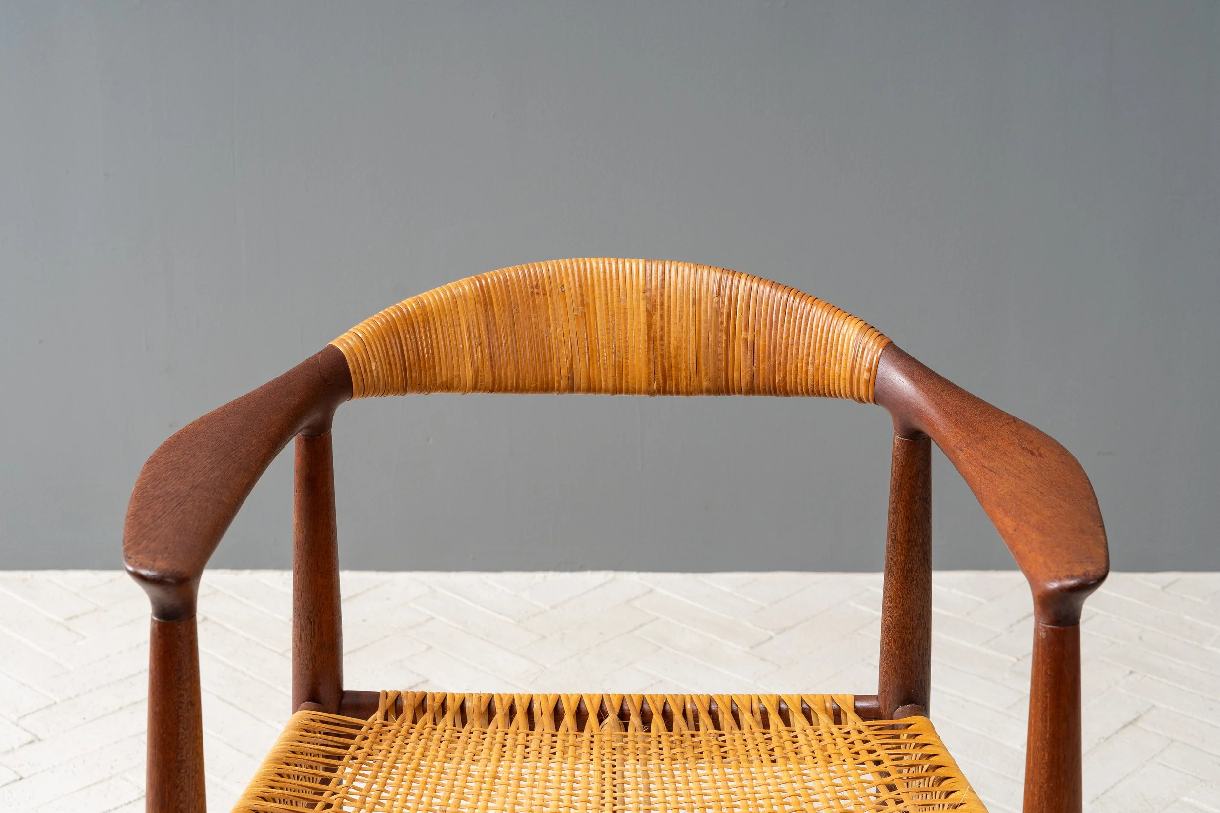 set-of-ten-hans-wegner-teak-round-chairs-resideinc-9.jpg