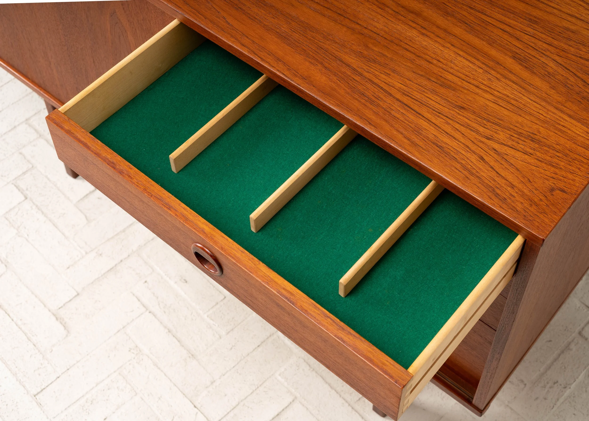 folke-ohlsson-dux-teak-chest-resideinc-9.jpg
