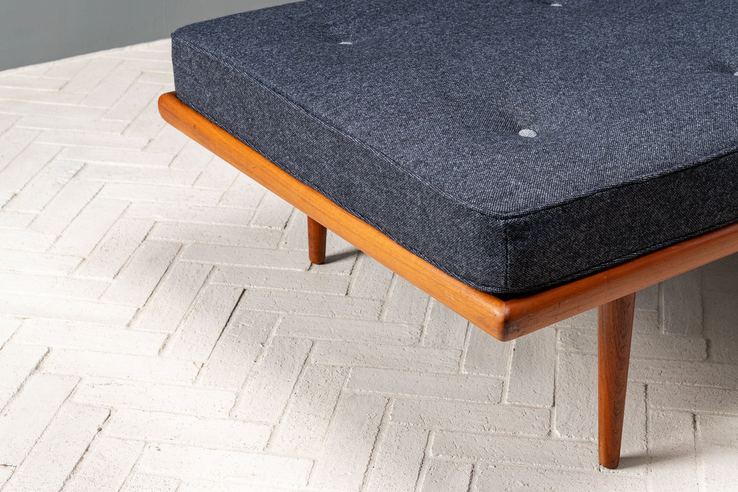 peter-hvidt-teak-daybed-resideinc-2.jpg