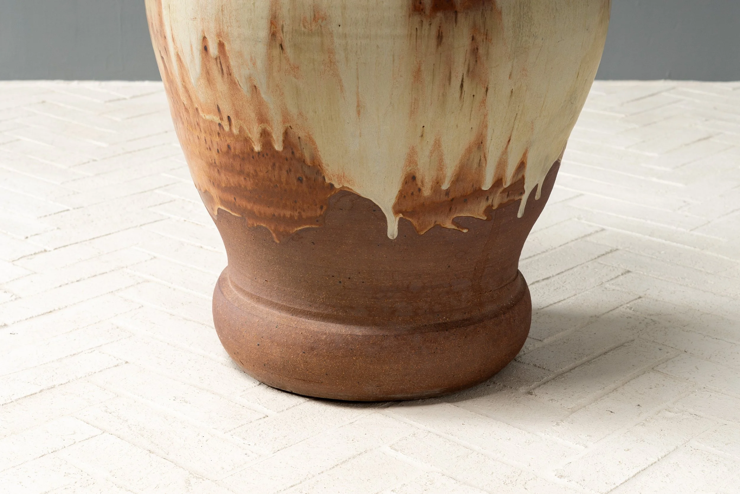 large-ceramic-planter-resideinc-10.jpg