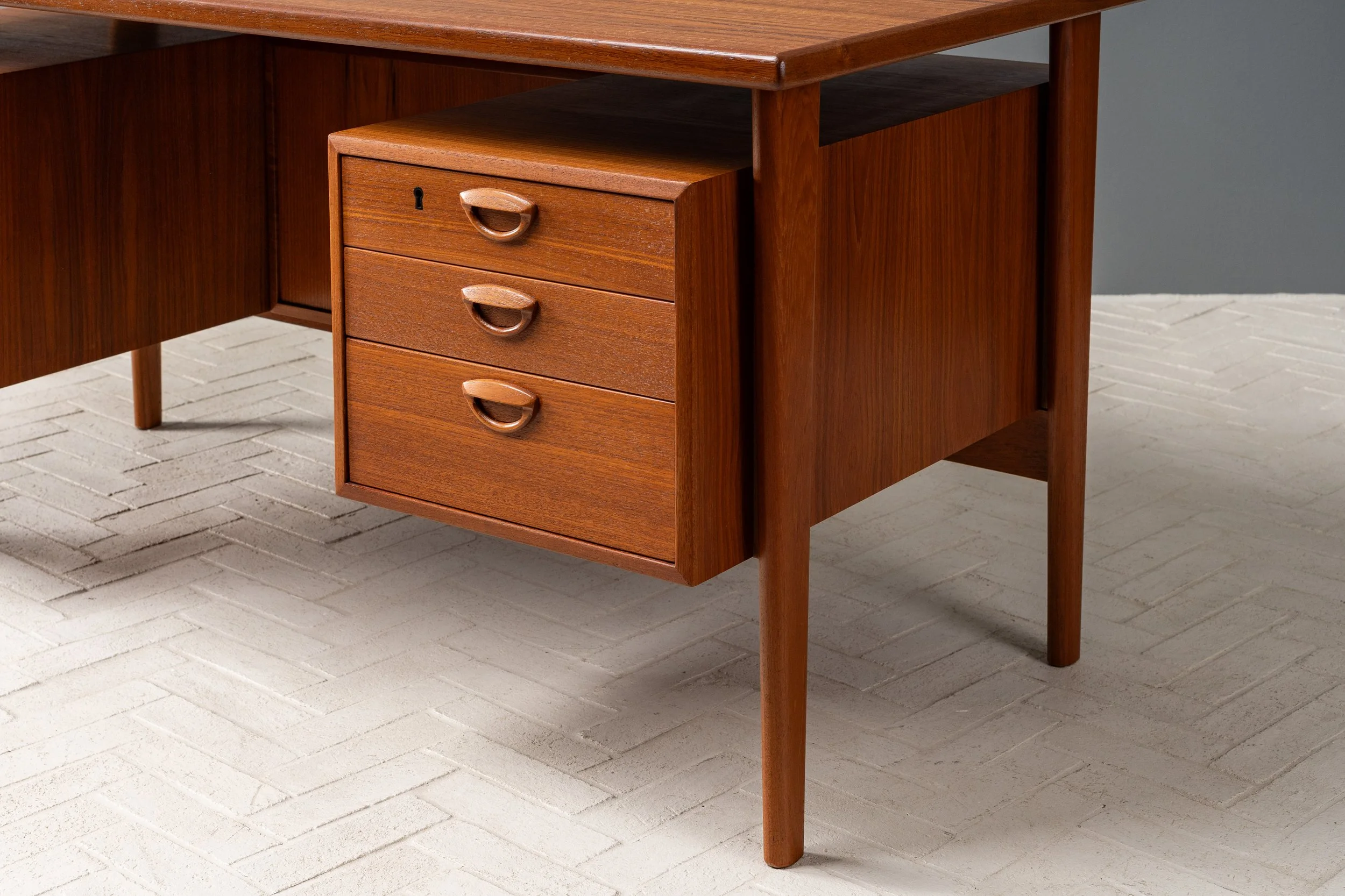 kai-kristiansen-teak-desk-resideinc-6.jpg
