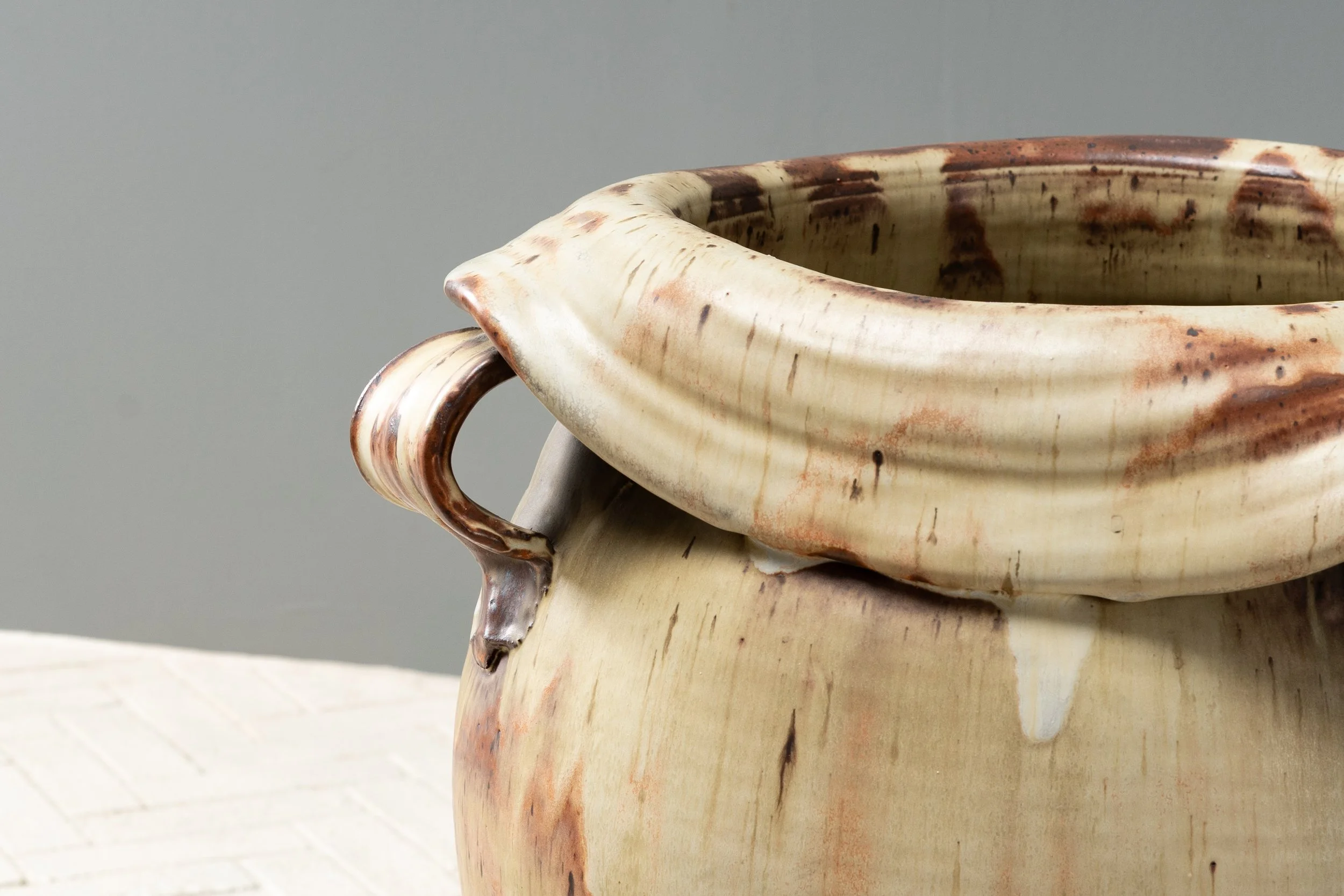 large-ceramic-planter-resideinc-19.jpg