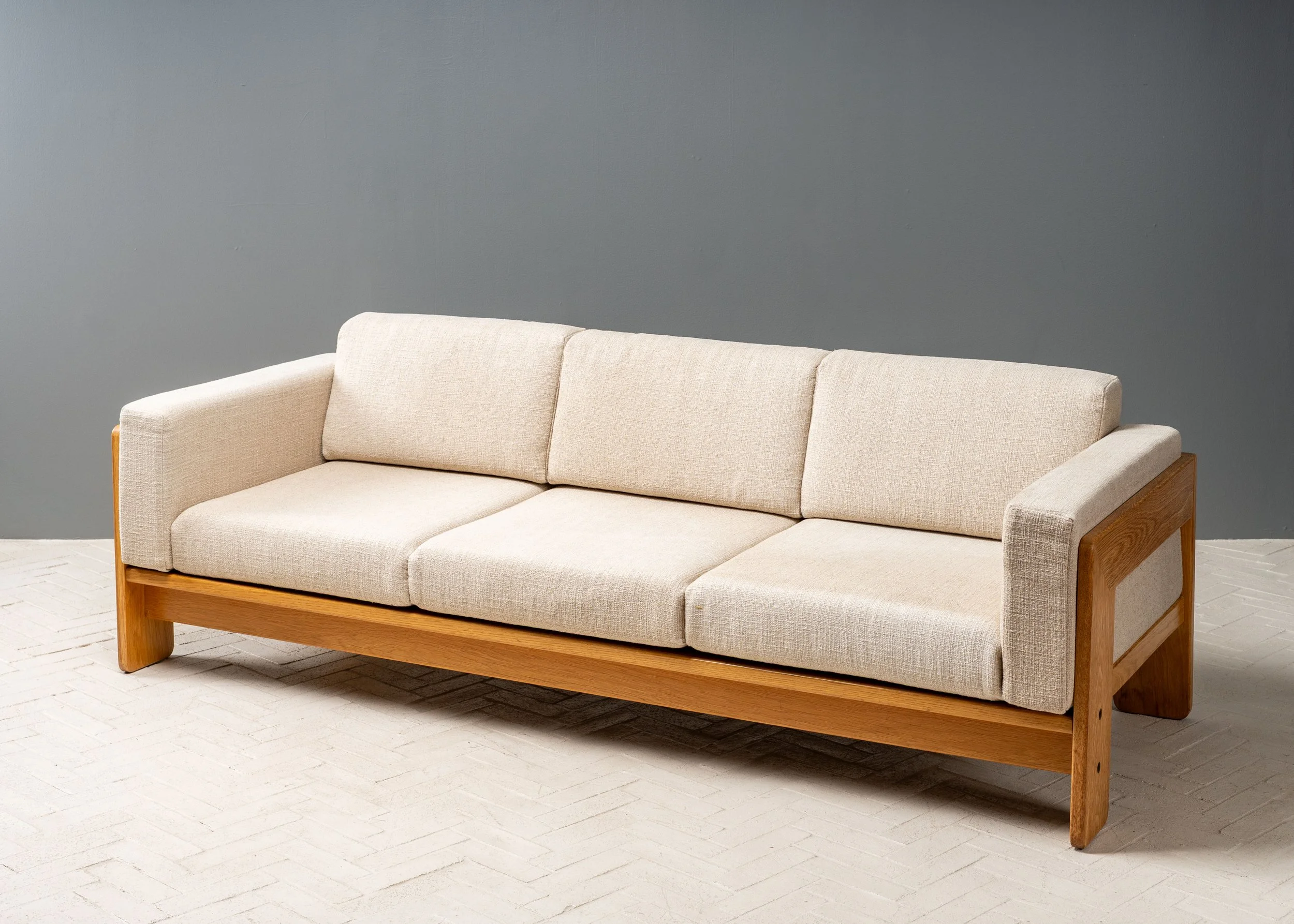 tobia-scarpa-bastiano-oak-sofa-resideinc-4.jpg