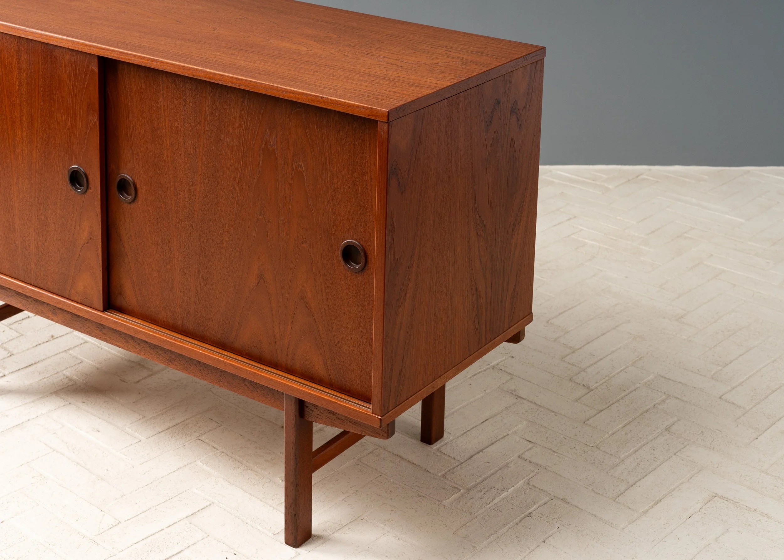 folke-ohlsson-dux-teak-cabinet-resideinc-7.jpg
