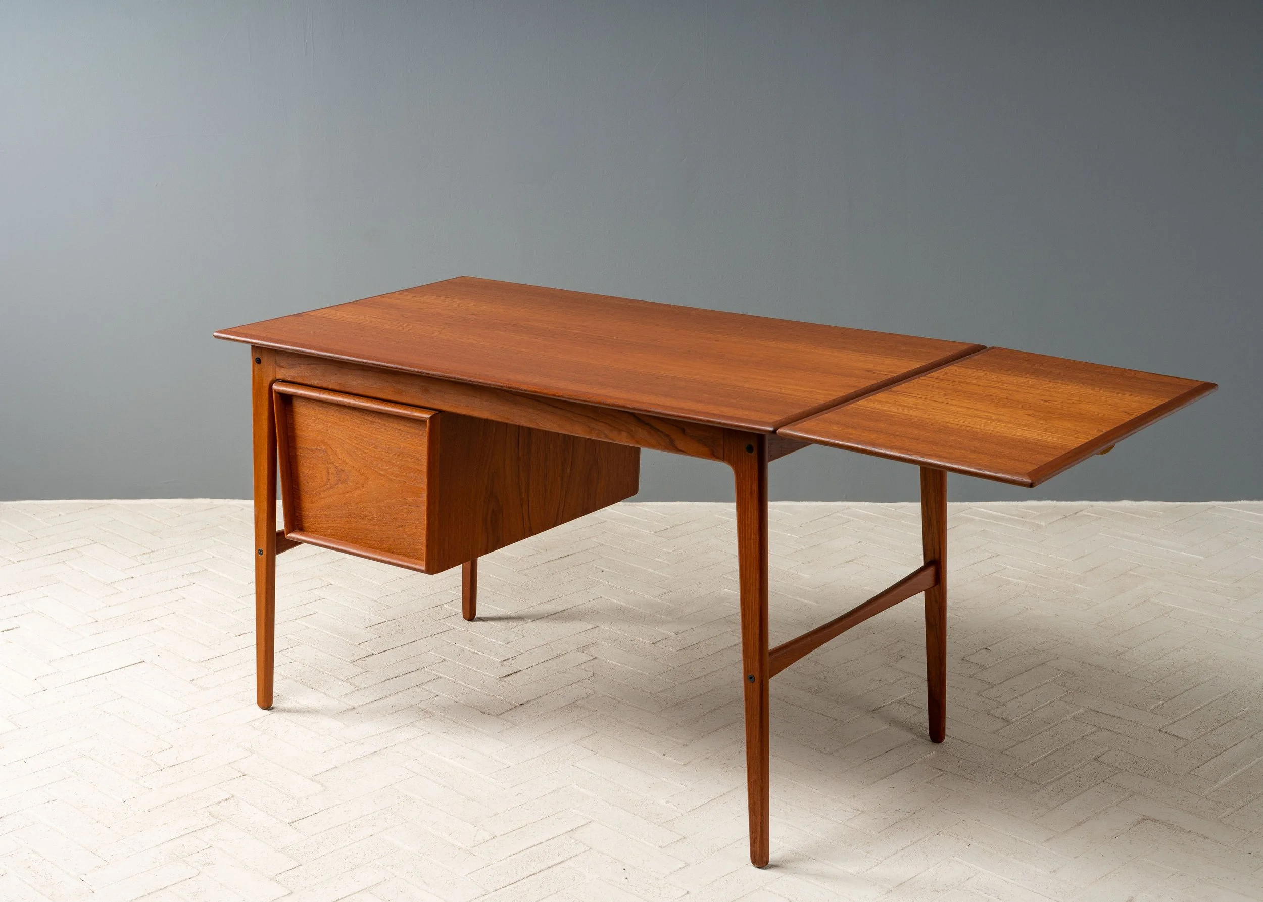 aksel-boll-jensen-expandable-teak-desk-resideinc-19.jpg