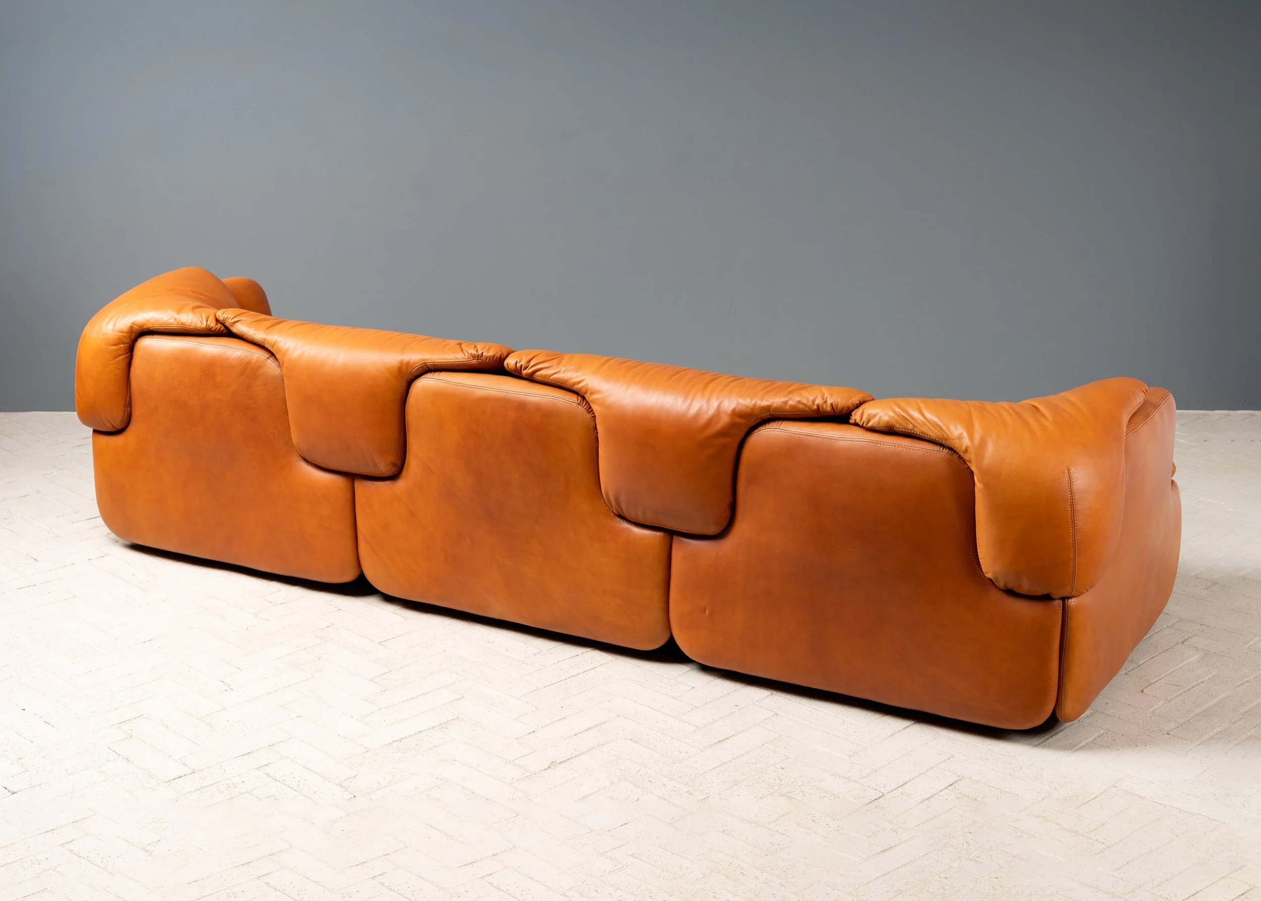 saporiti-confidential-cognac-leather-sofa-resideinc-13.jpg
