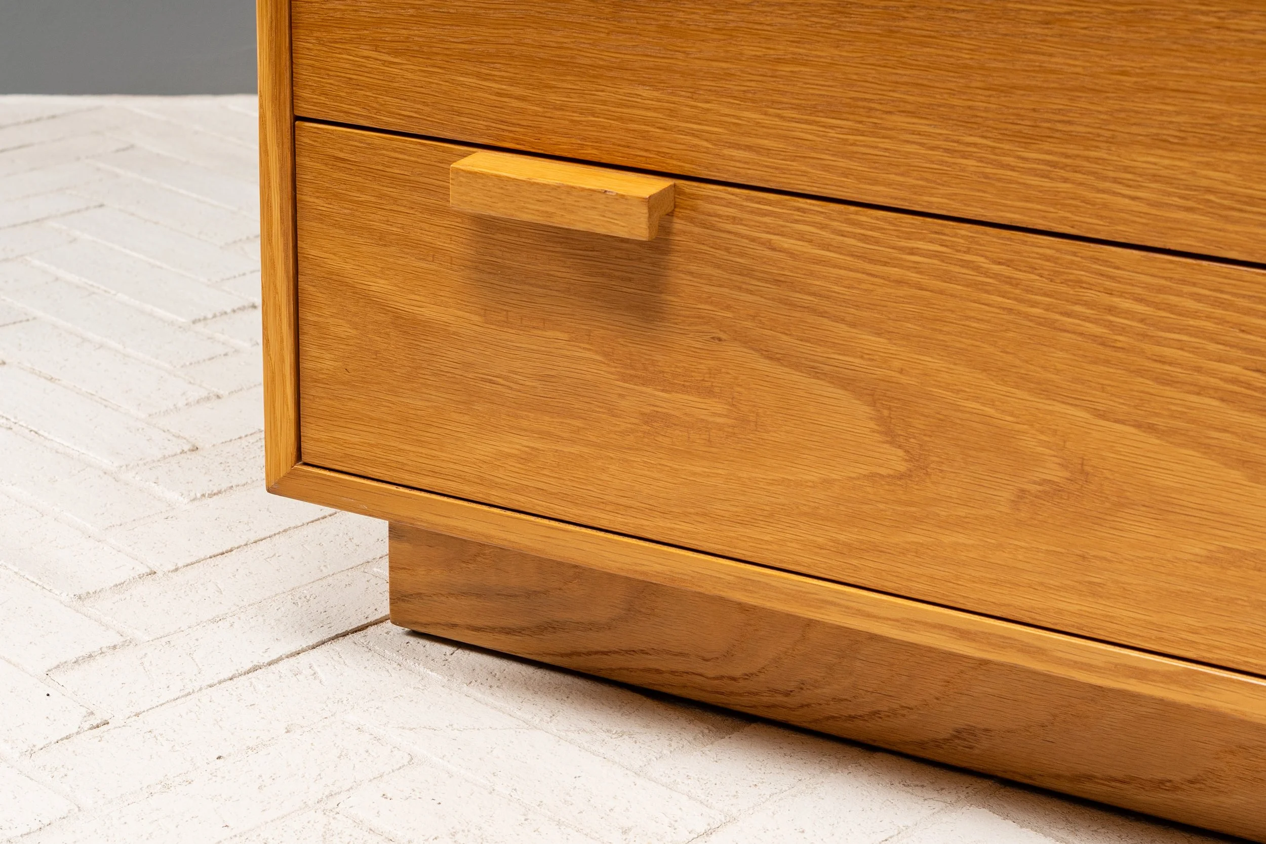 charles-webb-sixties-series-oak-bureau-aug2025-resideinc-15.jpg