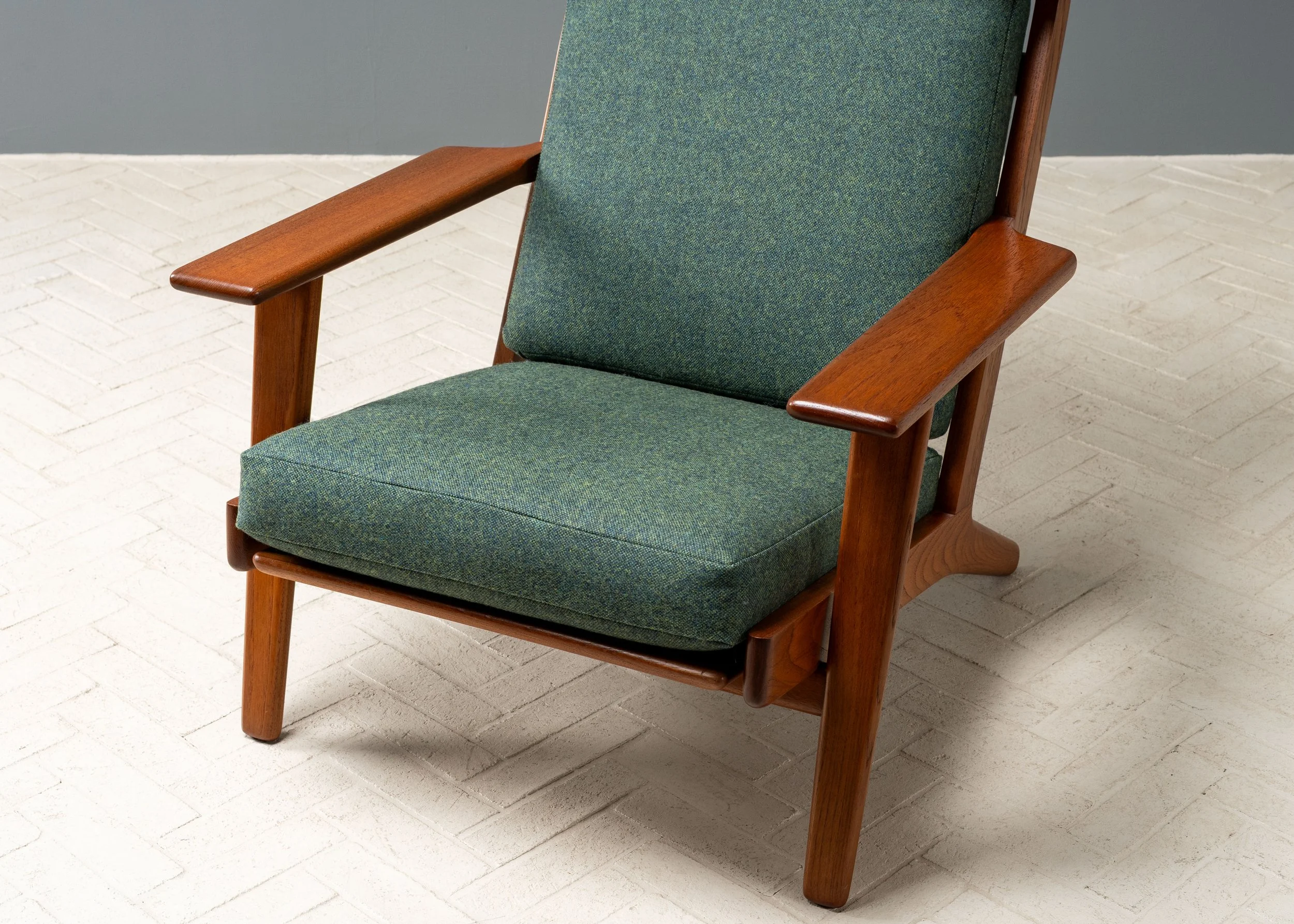 pair-of-wegner-lounge-chairs-resideinc-8.jpg
